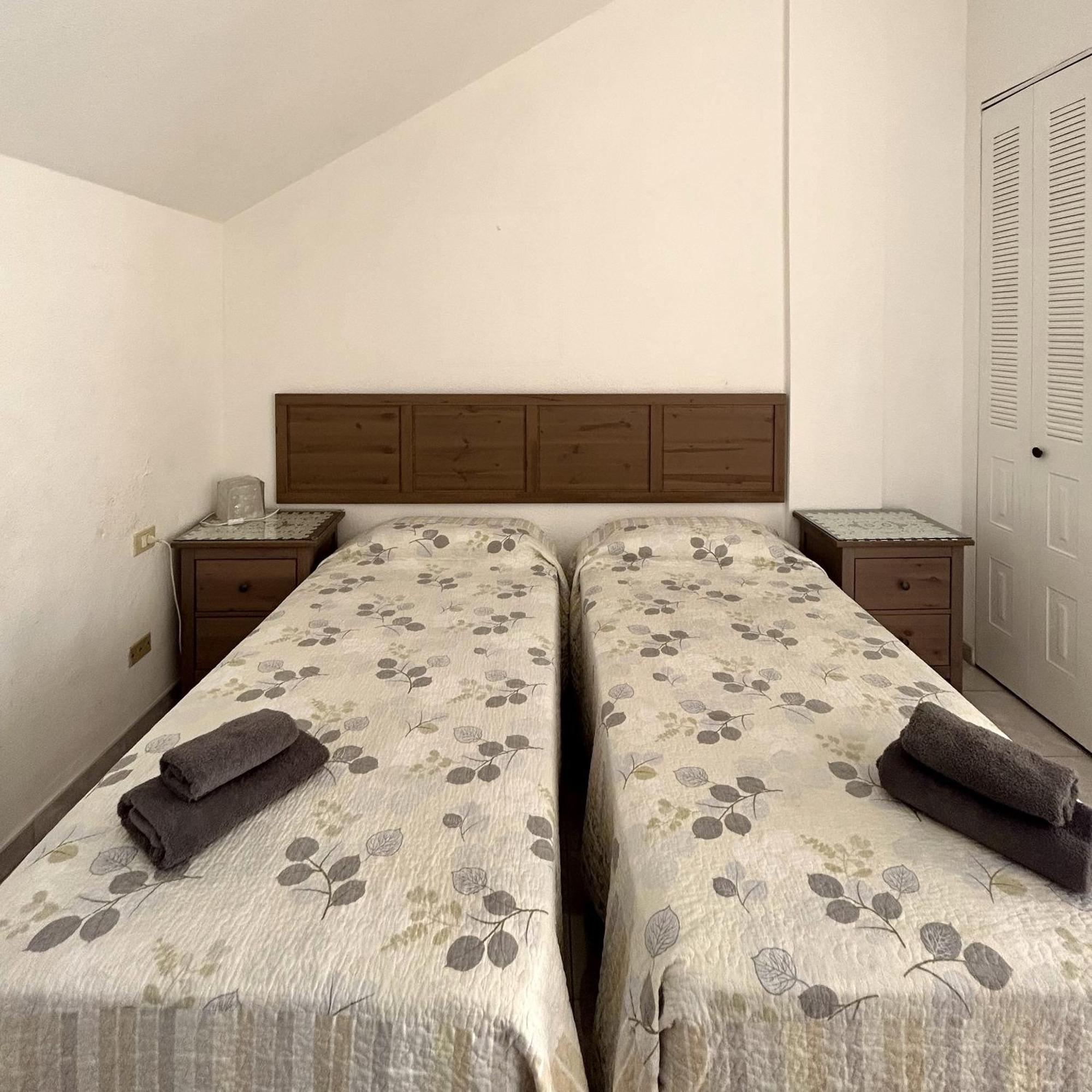 Apartment 2 Bedroom In Castle Harbour C205 *
