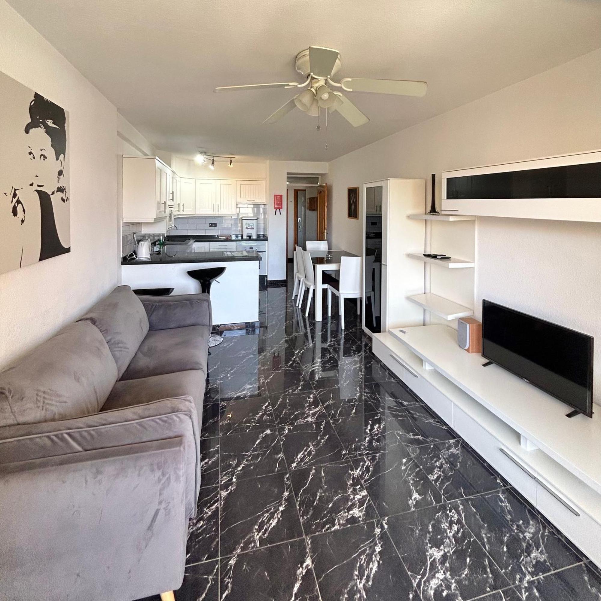 2 Bedroom In Castle Harbour C205