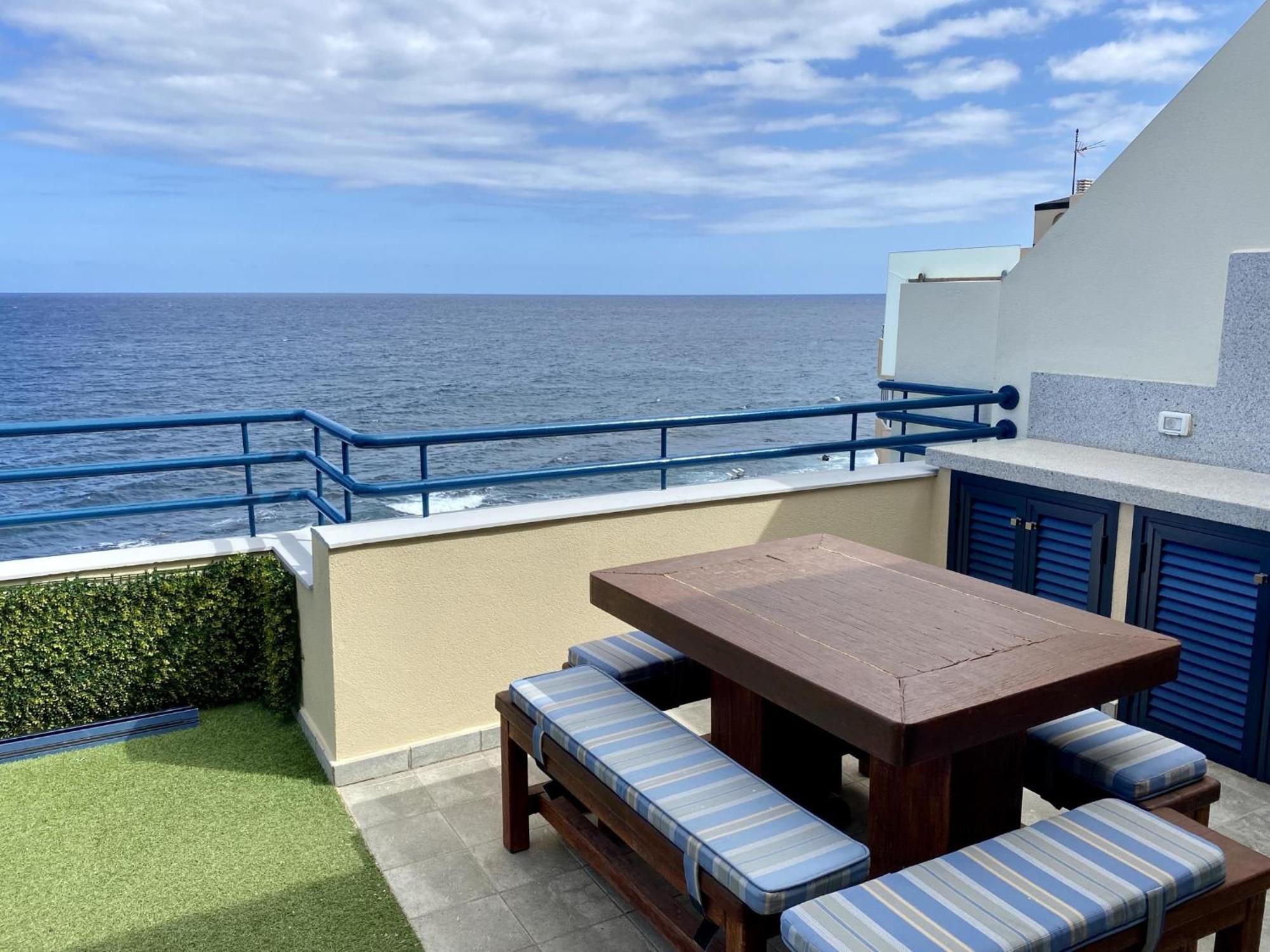 Сasa de vacaciones La Mar Loft With Hot Tub