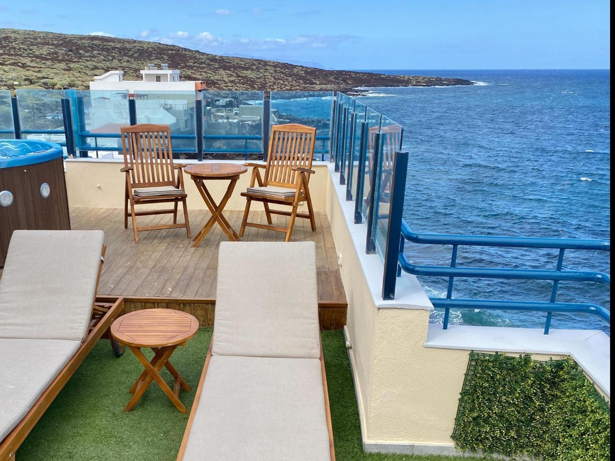 La Mar Loft With Hot Tub Puertito de Guimar