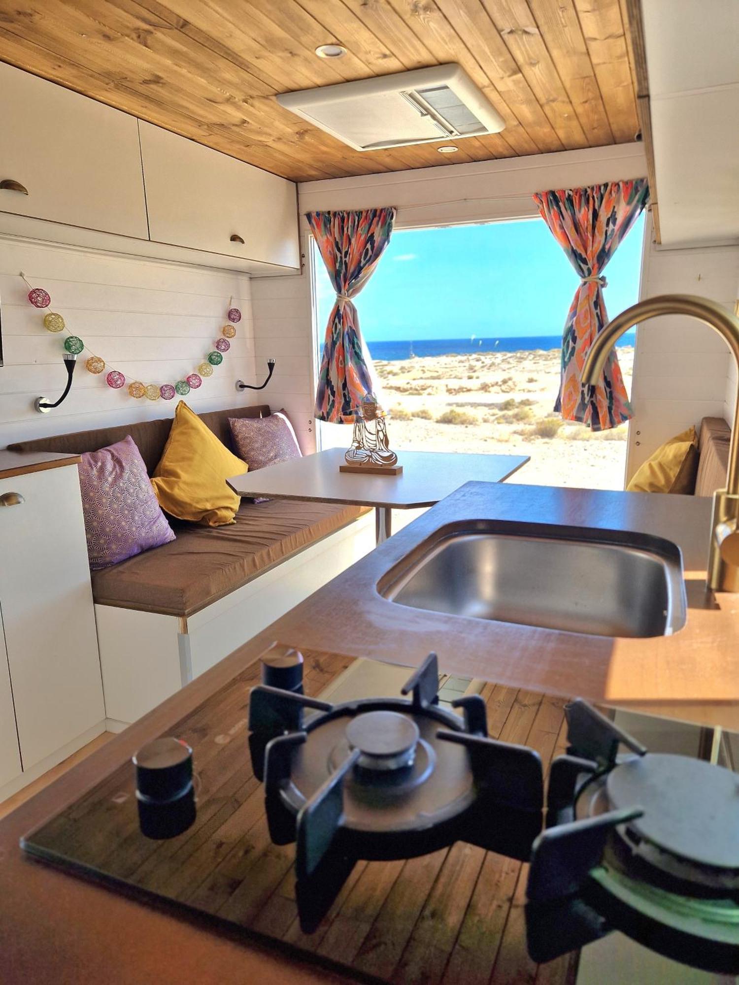 Camper Estatico Solo Para Alojar En El Frente Del Mar * La Tejita