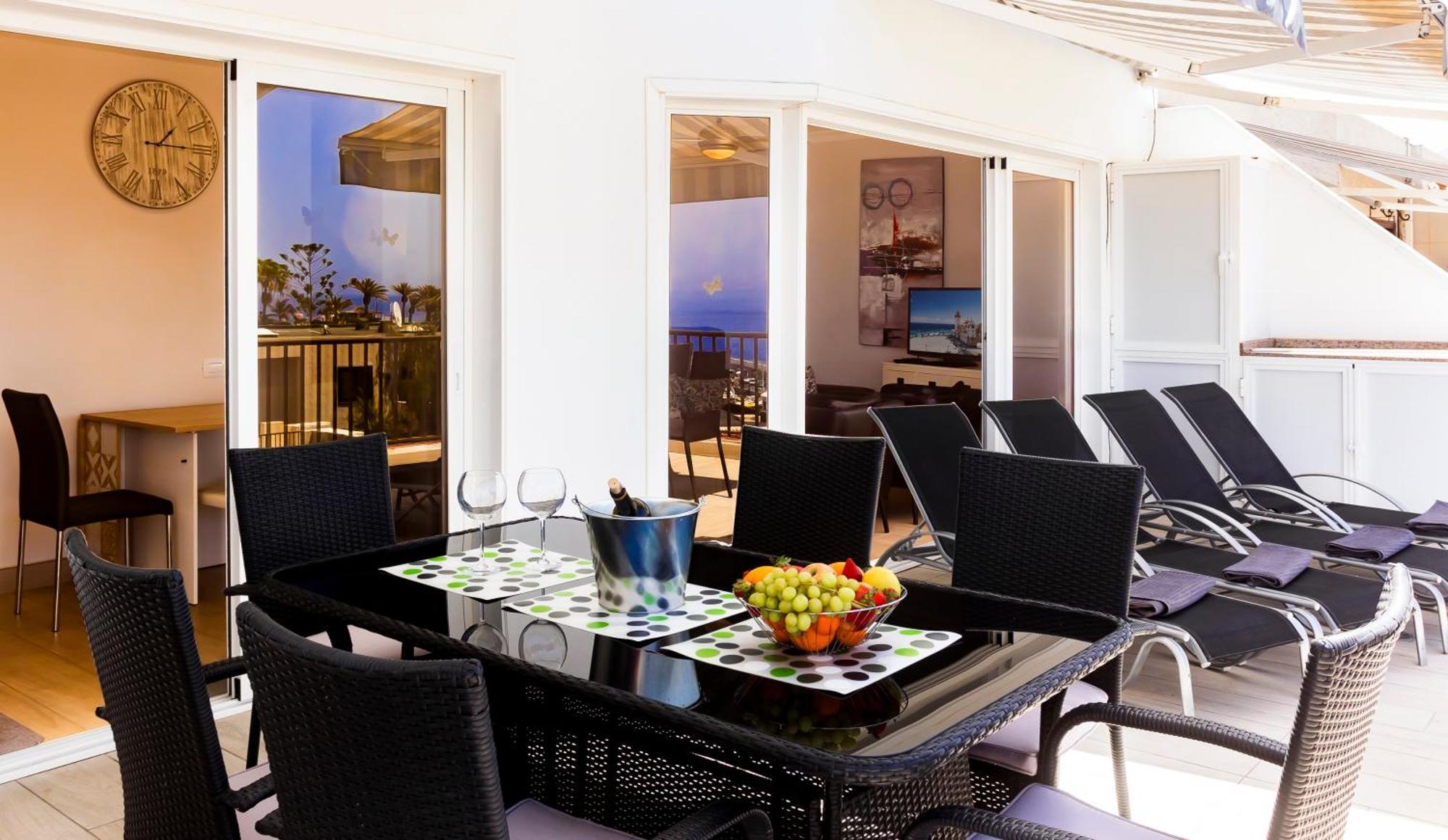 Ocean Panorama - 3 Ac Bedrooms, Private Garage, New Pool, 2 Bathrooms, Tv Channels