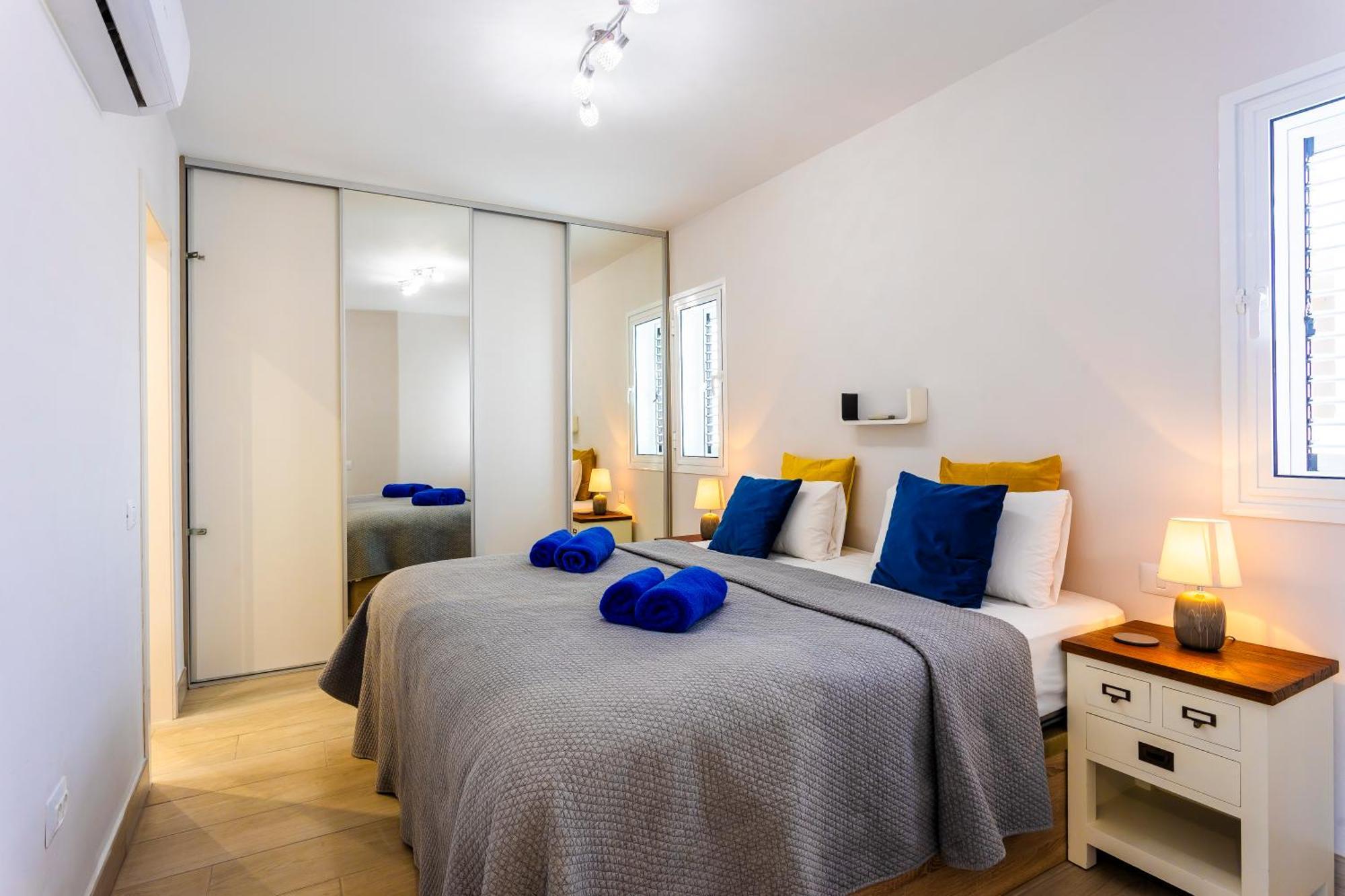 Ocean Panorama - 3 Ac Bedrooms, Private Garage, New Pool, 2 Bathrooms, Tv Channels Apartment