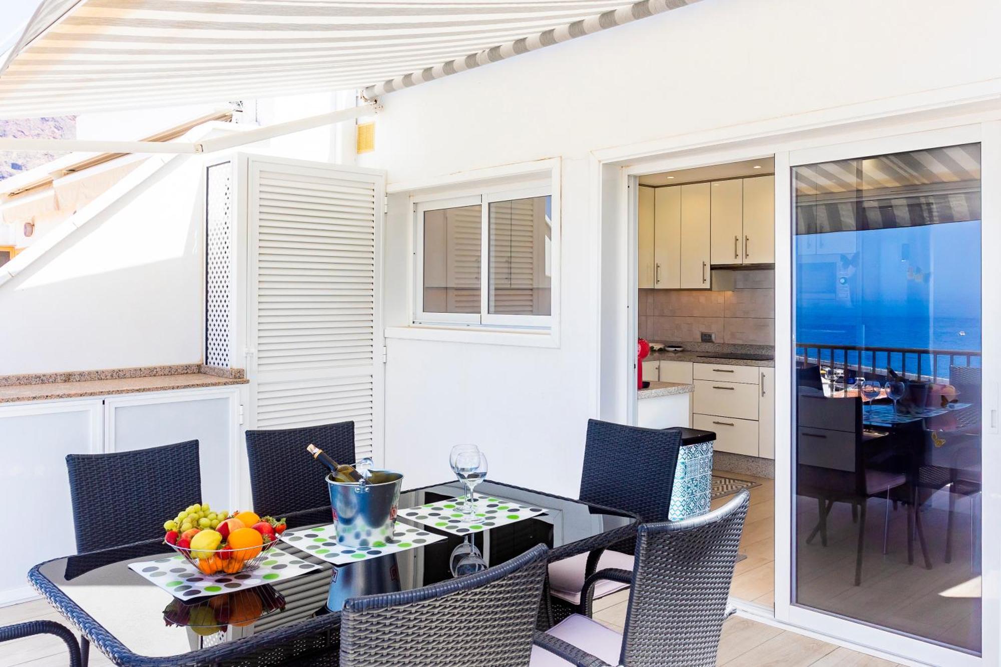 Ocean Panorama - 3 Ac Bedrooms, Private Garage, New Pool, 2 Bathrooms, Tv Channels Apartment *