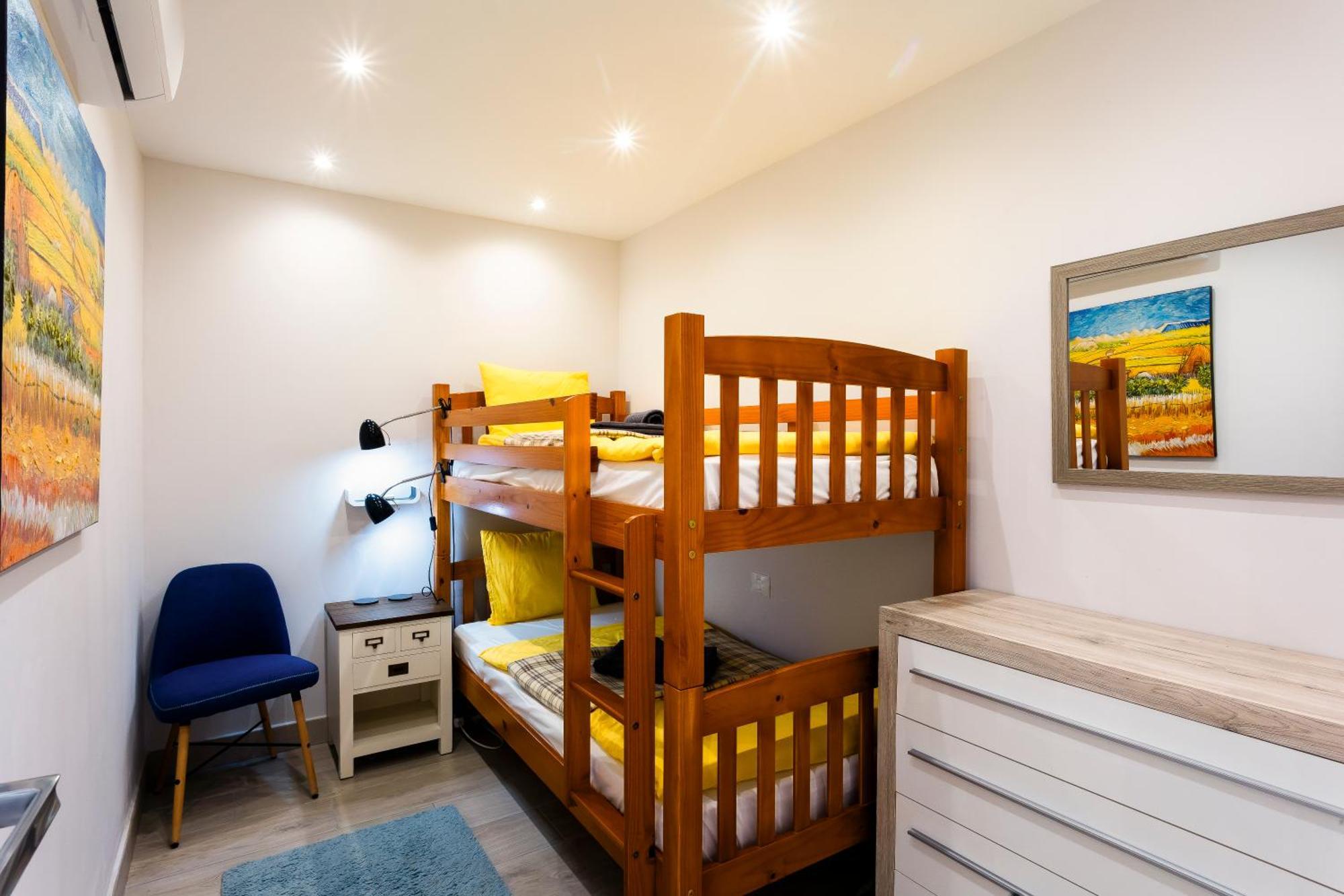 Apartment Ocean Panorama - 3 Ac Bedrooms, Private Garage, New Pool, 2 Bathrooms, Tv Channels *