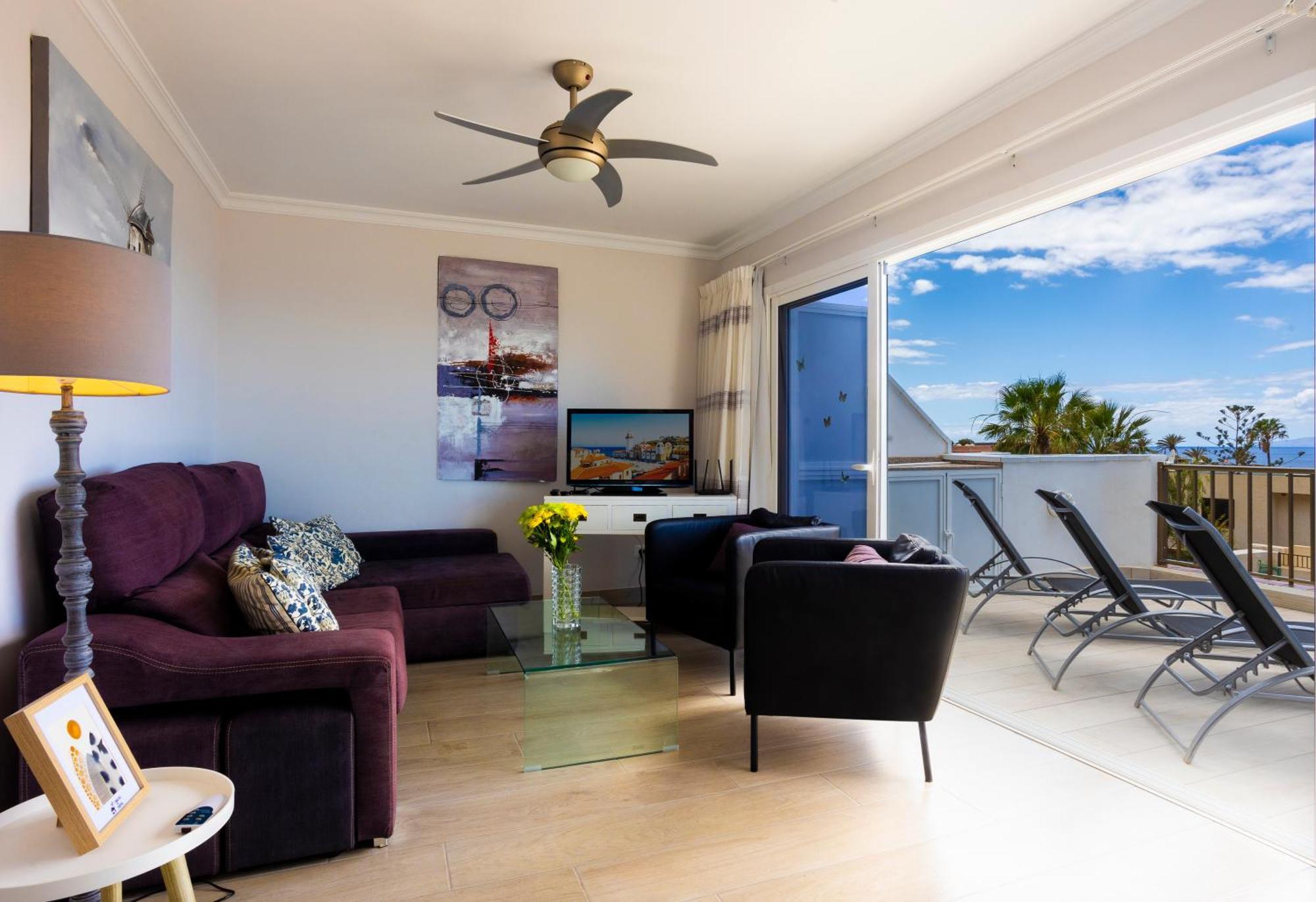 Apartment Ocean Panorama - 3 Ac Bedrooms, Private Garage, New Pool, 2 Bathrooms, Tv Channels Acantilado de los Gigantes