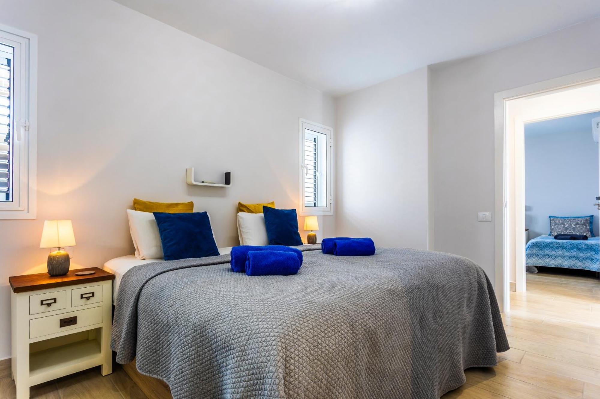 Ocean Panorama - 3 Ac Bedrooms, Private Garage, New Pool, 2 Bathrooms, Tv Channels