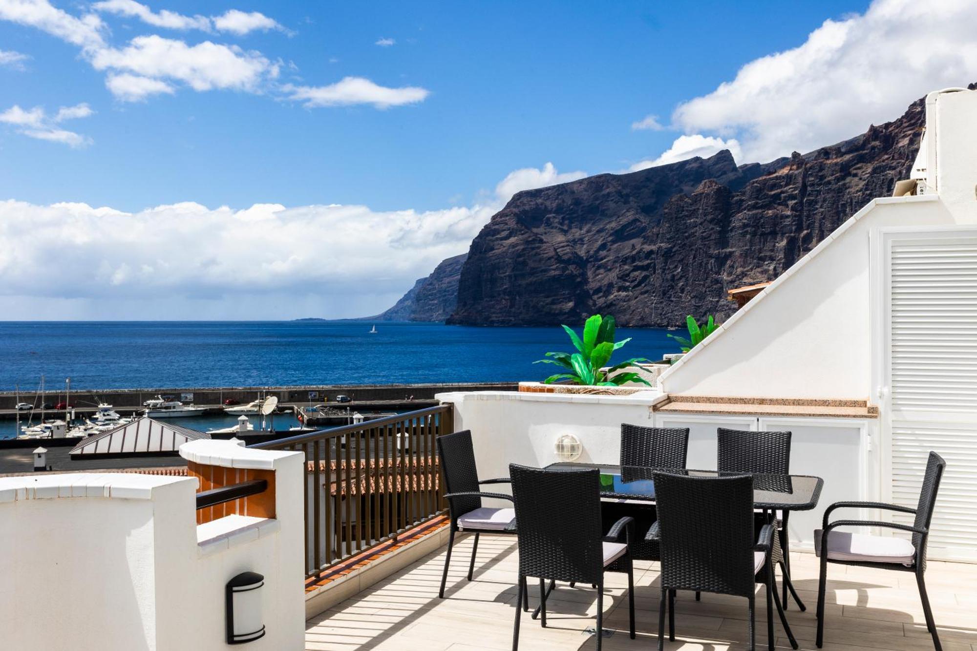 Apartment Ocean Panorama - 3 Ac Bedrooms, Private Garage, New Pool, 2 Bathrooms, Tv Channels *