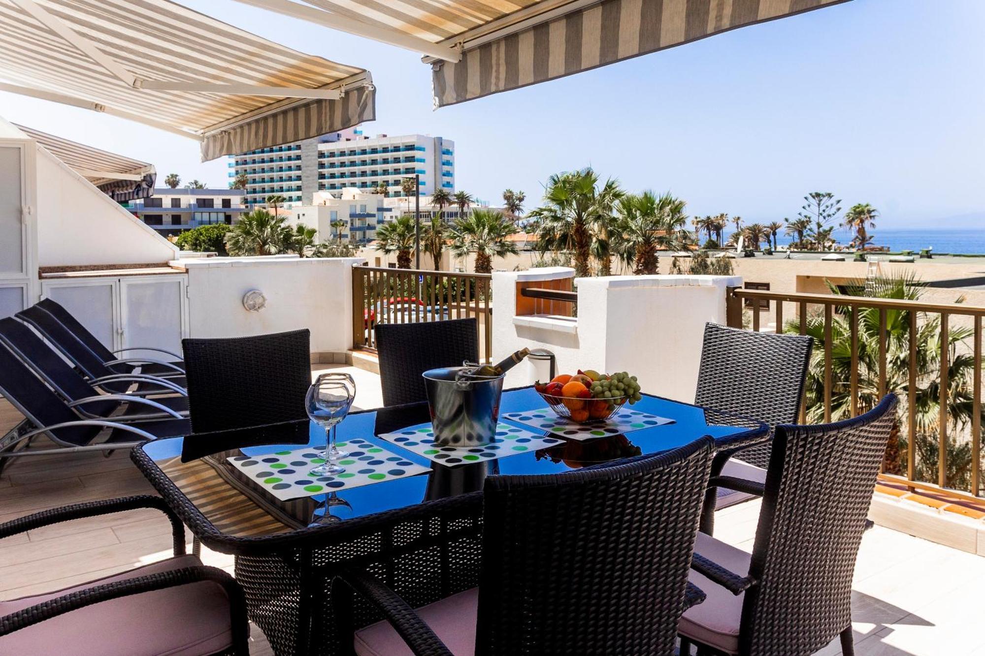 Ocean Panorama - 3 Ac Bedrooms, Private Garage, New Pool, 2 Bathrooms, Tv Channels Apartment Acantilado de los Gigantes