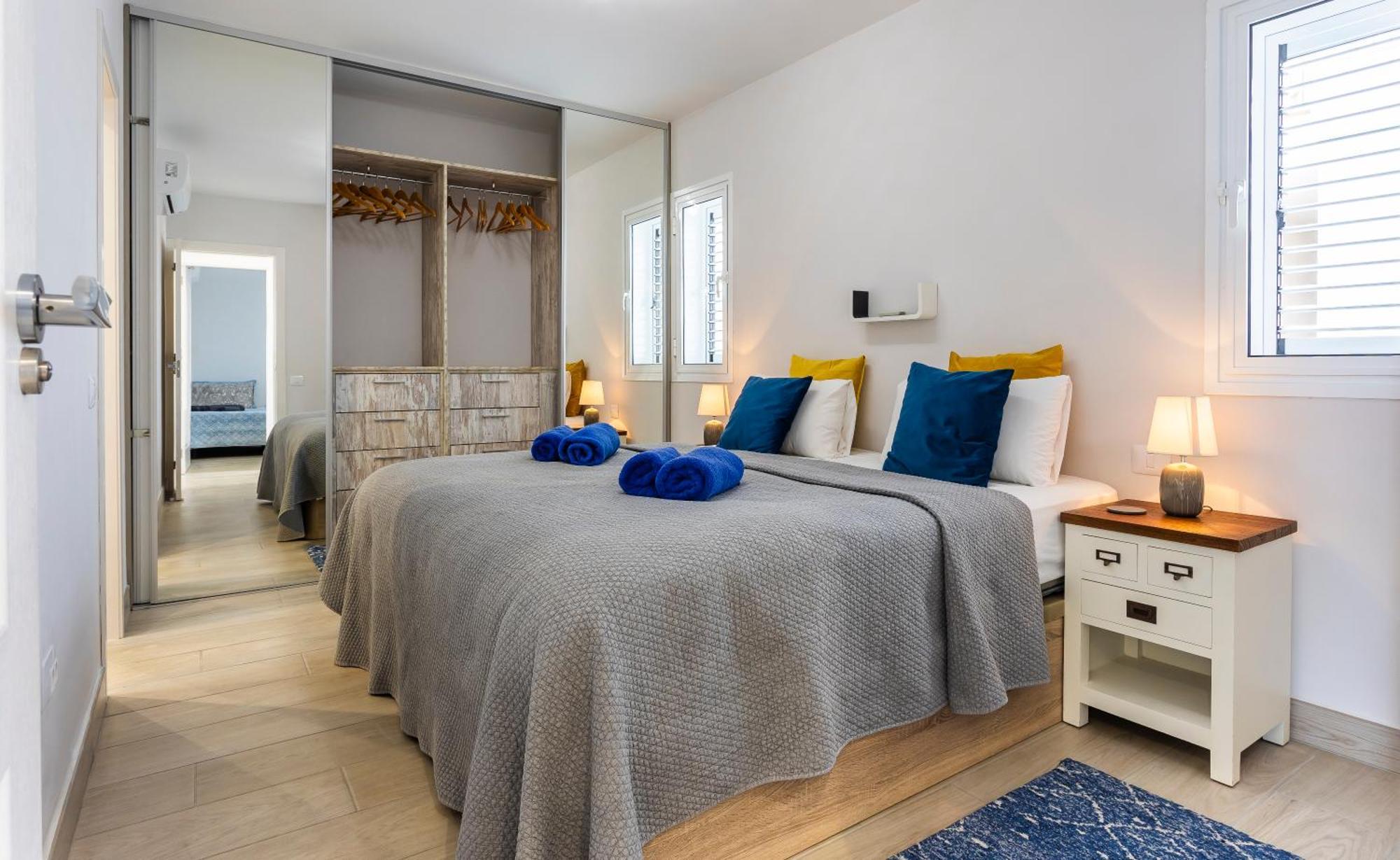 Ocean Panorama - 3 Ac Bedrooms, Private Garage, New Pool, 2 Bathrooms, Tv Channels *
