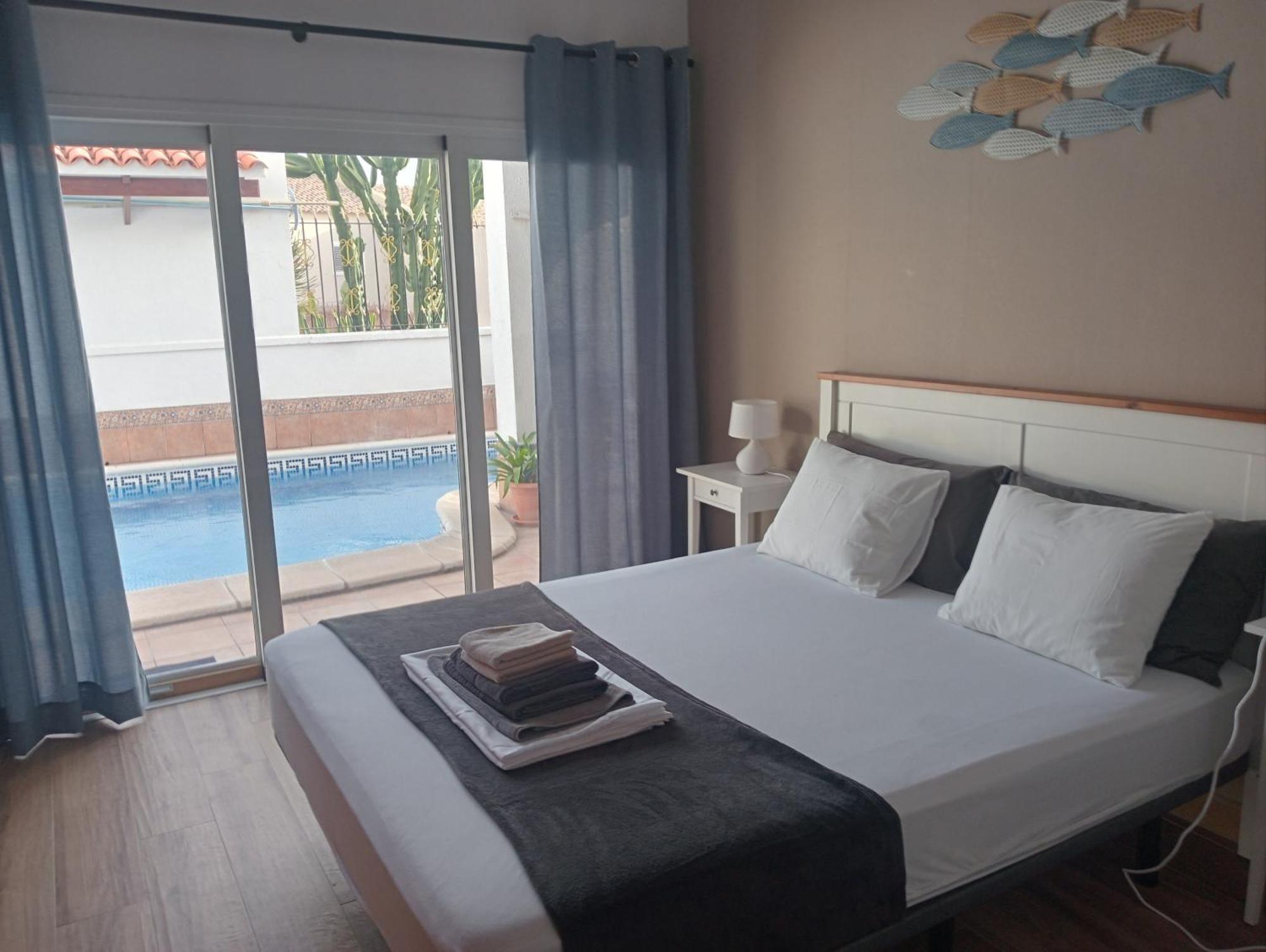 Hébergement de vacances Beautiful With Heated Private Pool, Cristianos *