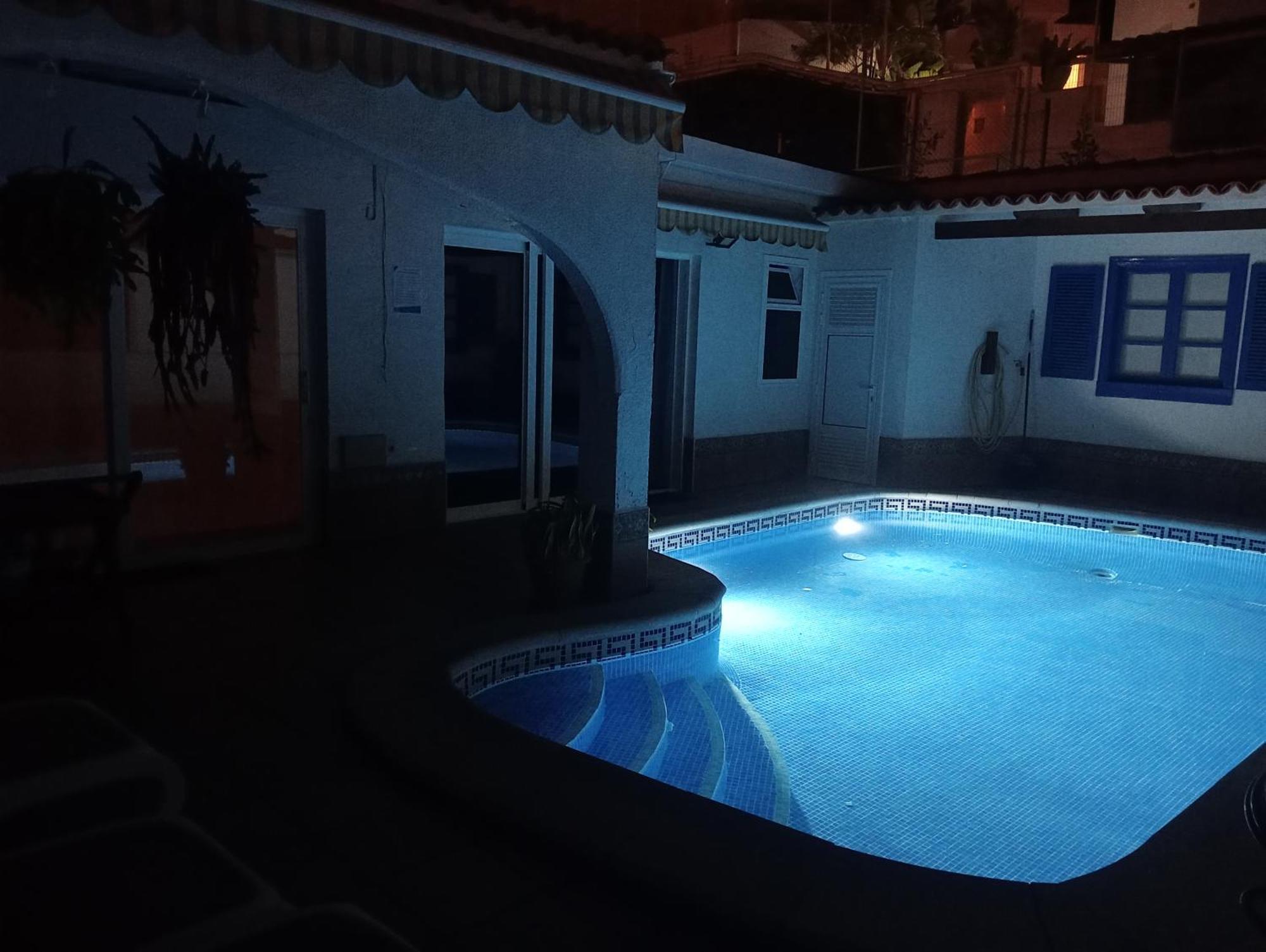 Hébergement de vacances Beautiful With Heated Private Pool, Cristianos