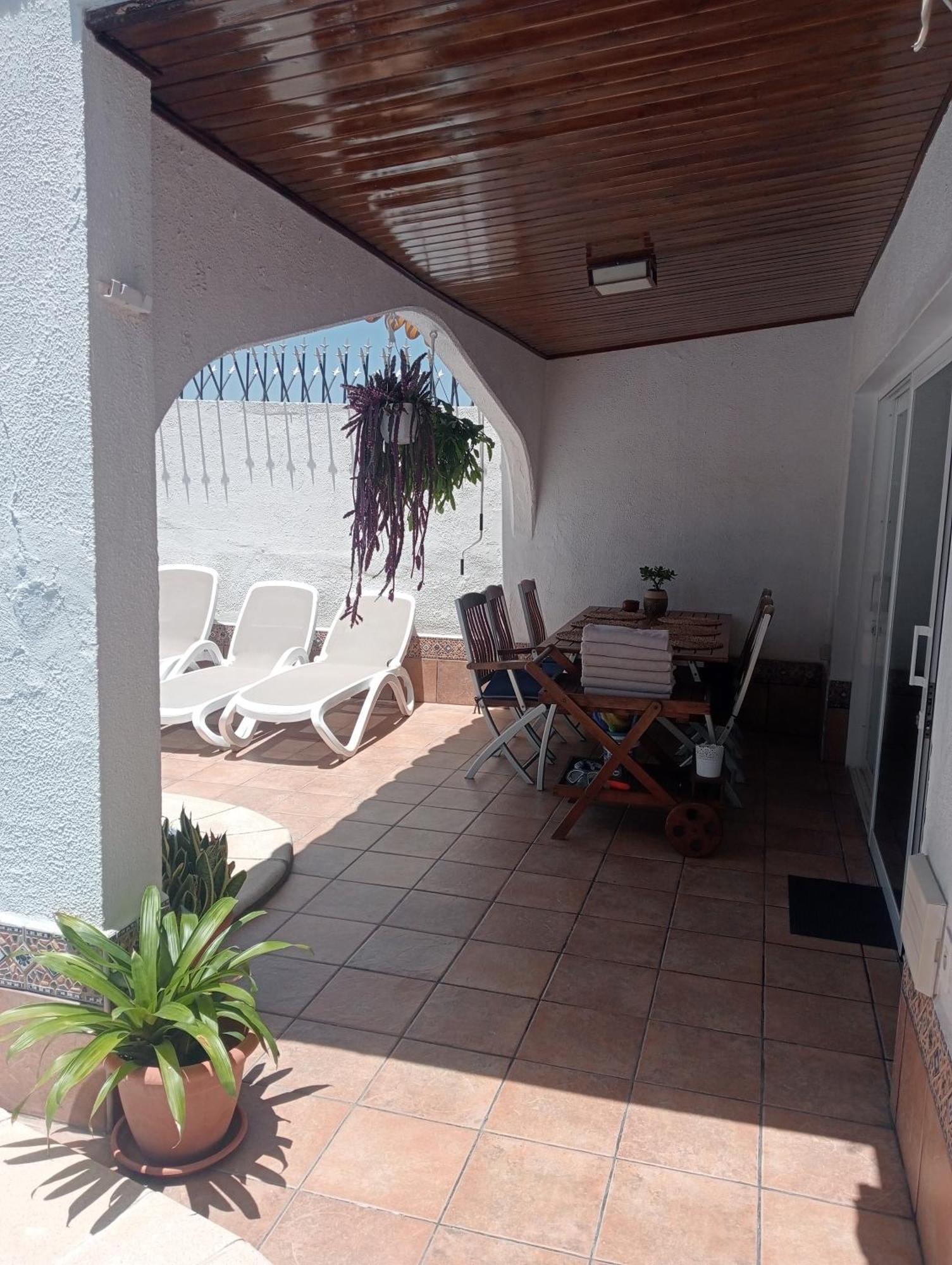 Hébergement de vacances Beautiful With Heated Private Pool, Cristianos Los Cristianos (Tenerife)