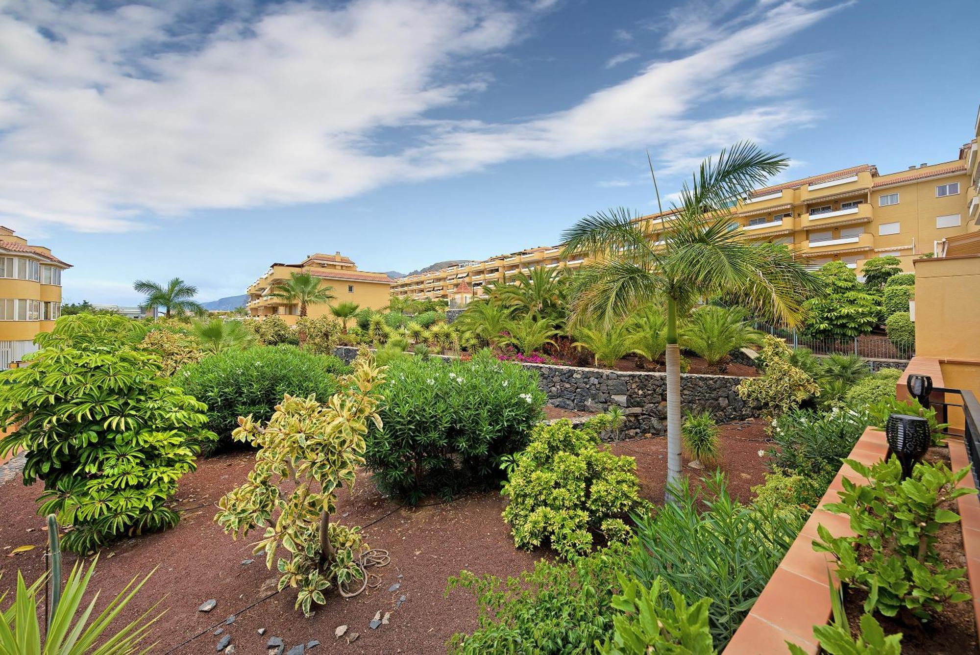 Luxury Candesol Apartamento *