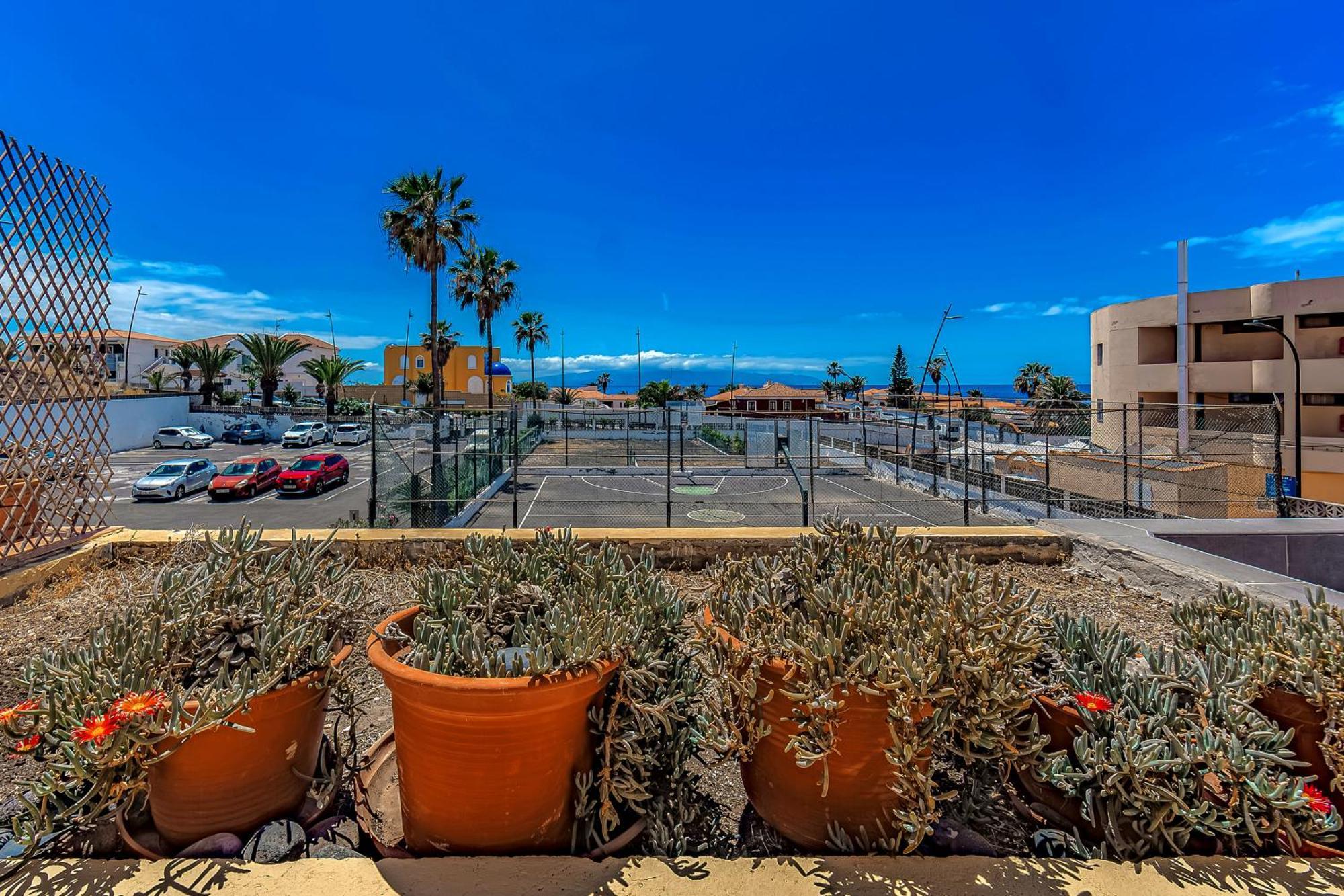 Apartment Newly Renovated 2 Min From Playa La Arena