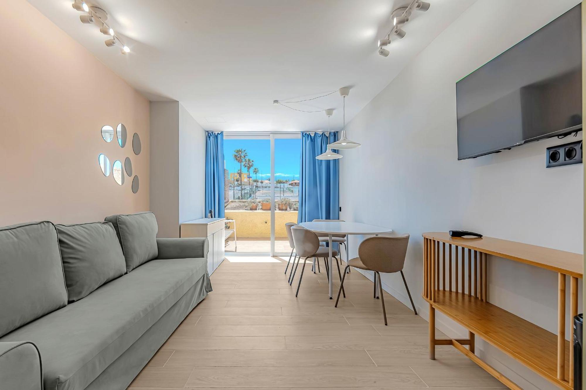Apartment Newly Renovated 2 Min From Playa La Arena