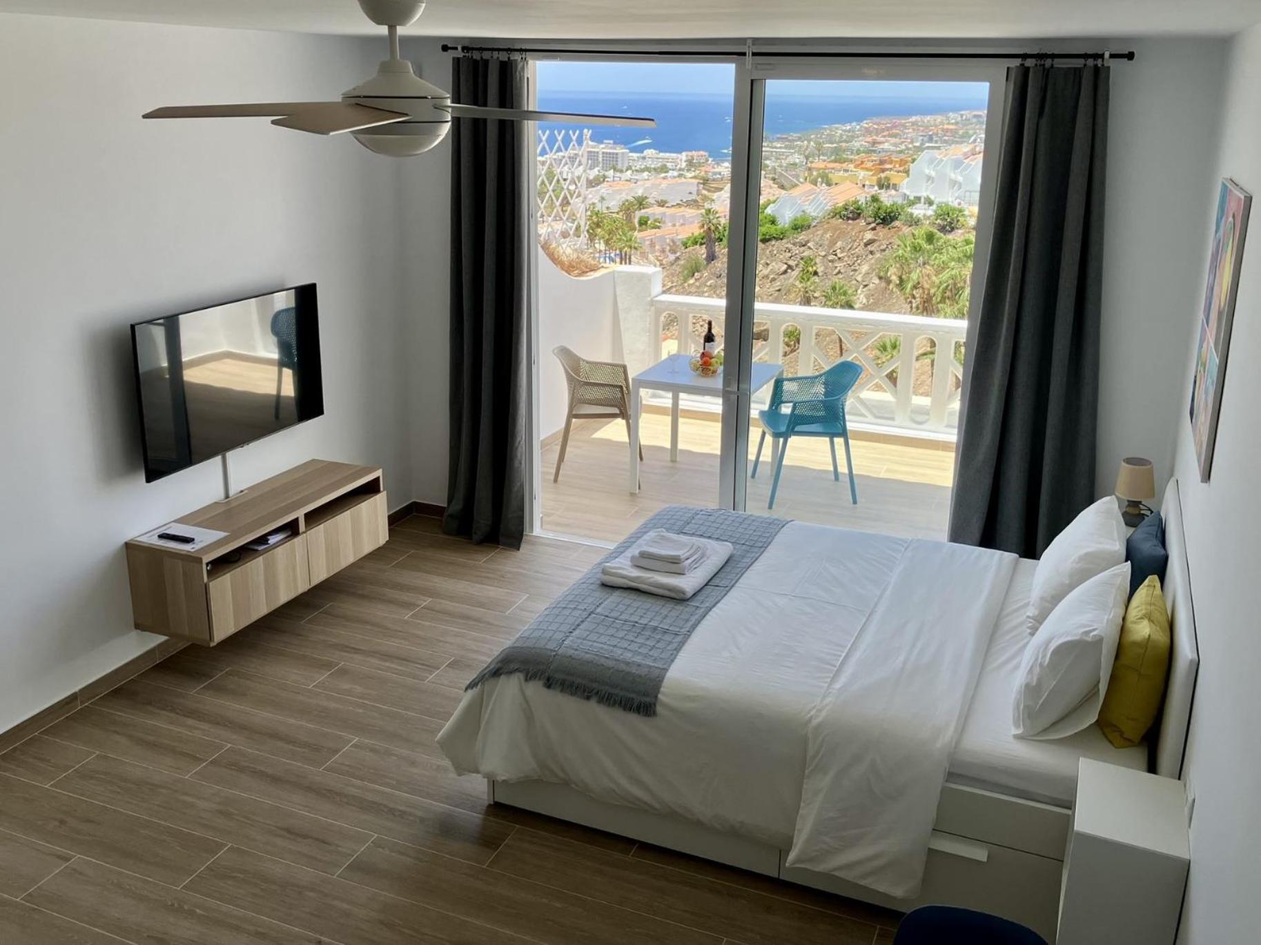 - Modern With Terrace Views Of Ocean & Sunset * Costa Adeje (Tenerife)