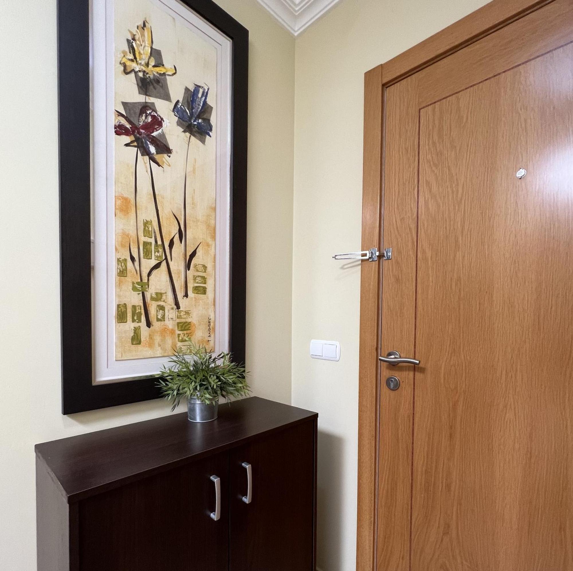 One Bed In With Sea Views K120
