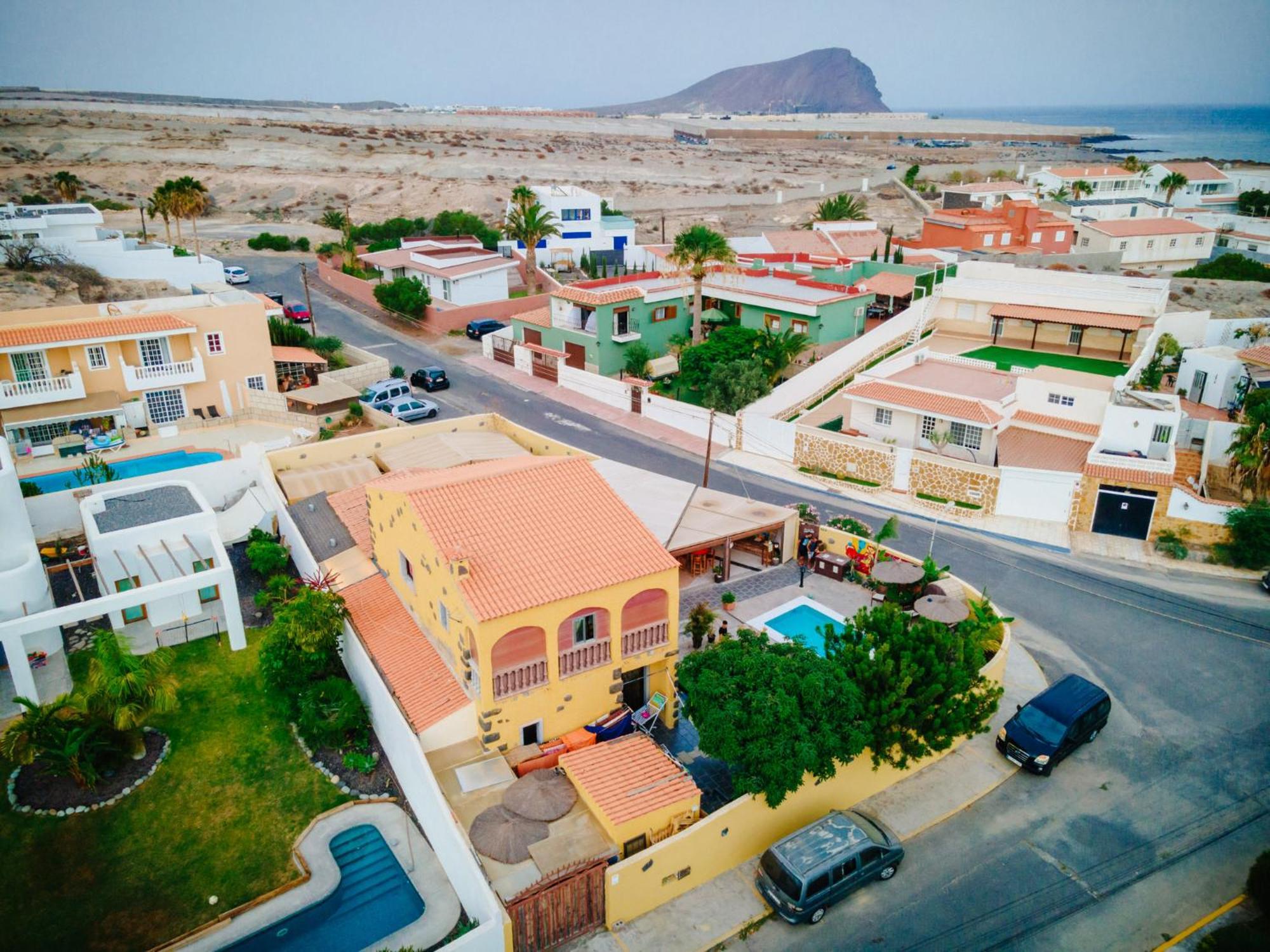 Guest house Amigos By Youroom La Mareta