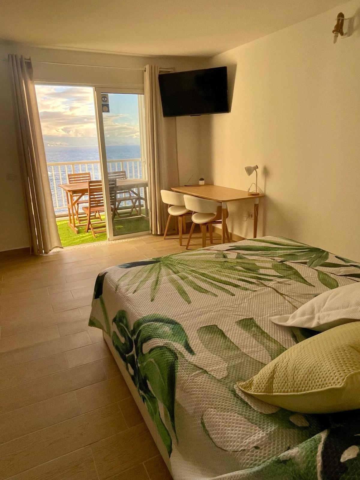 Apartment Inside The Wave A *