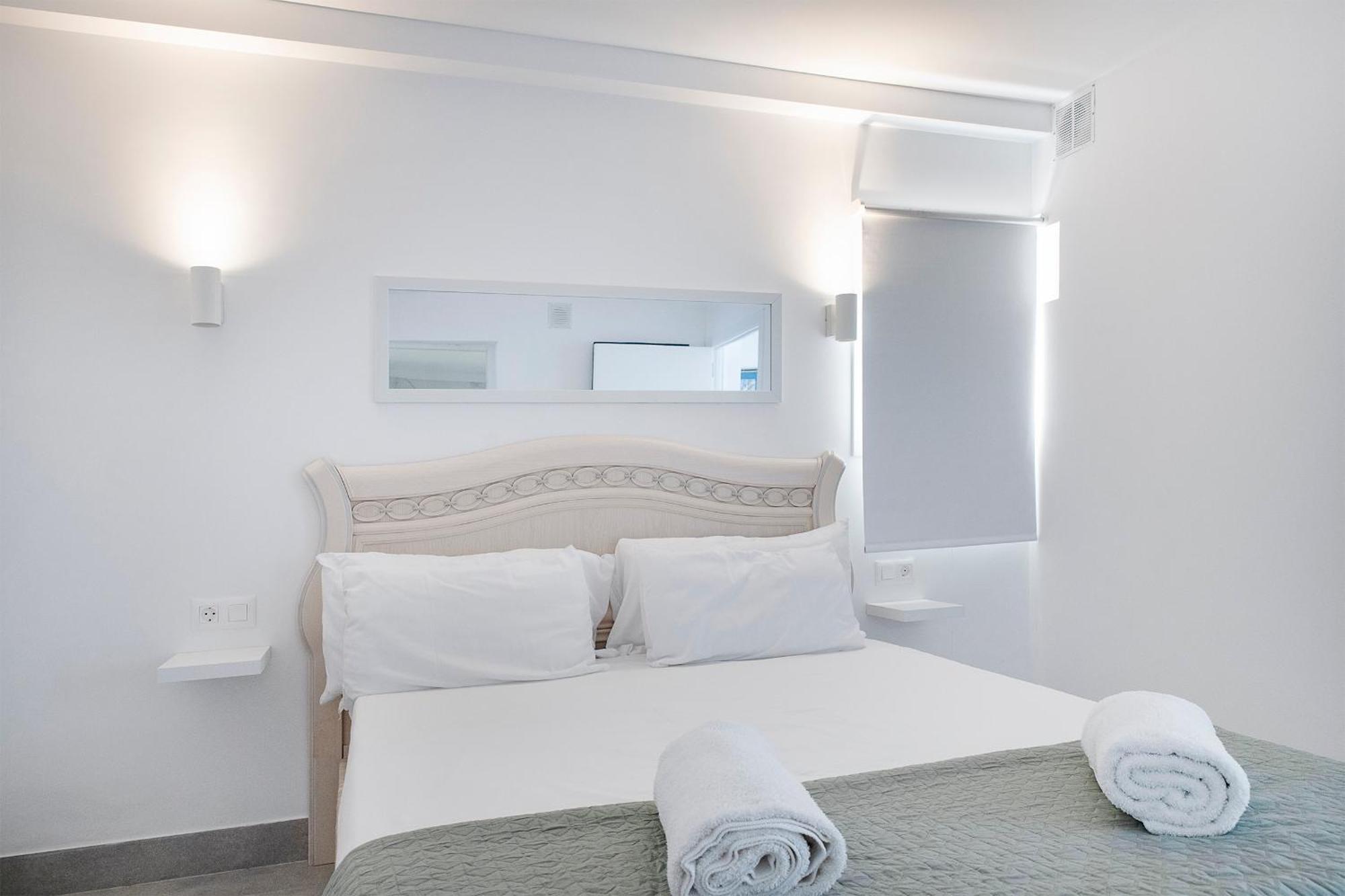 The Club - - Dining - Events Apartment