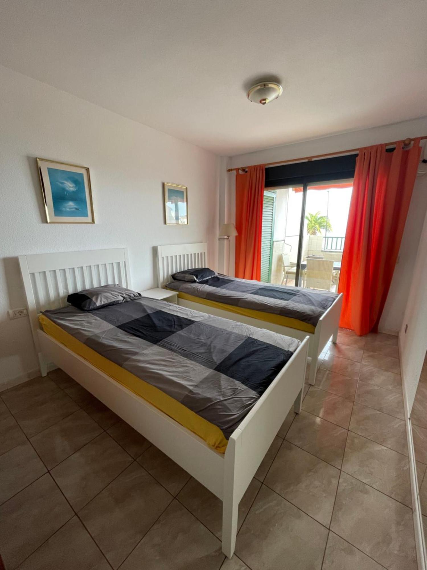 1st Line Sea View - Plaza Apartment