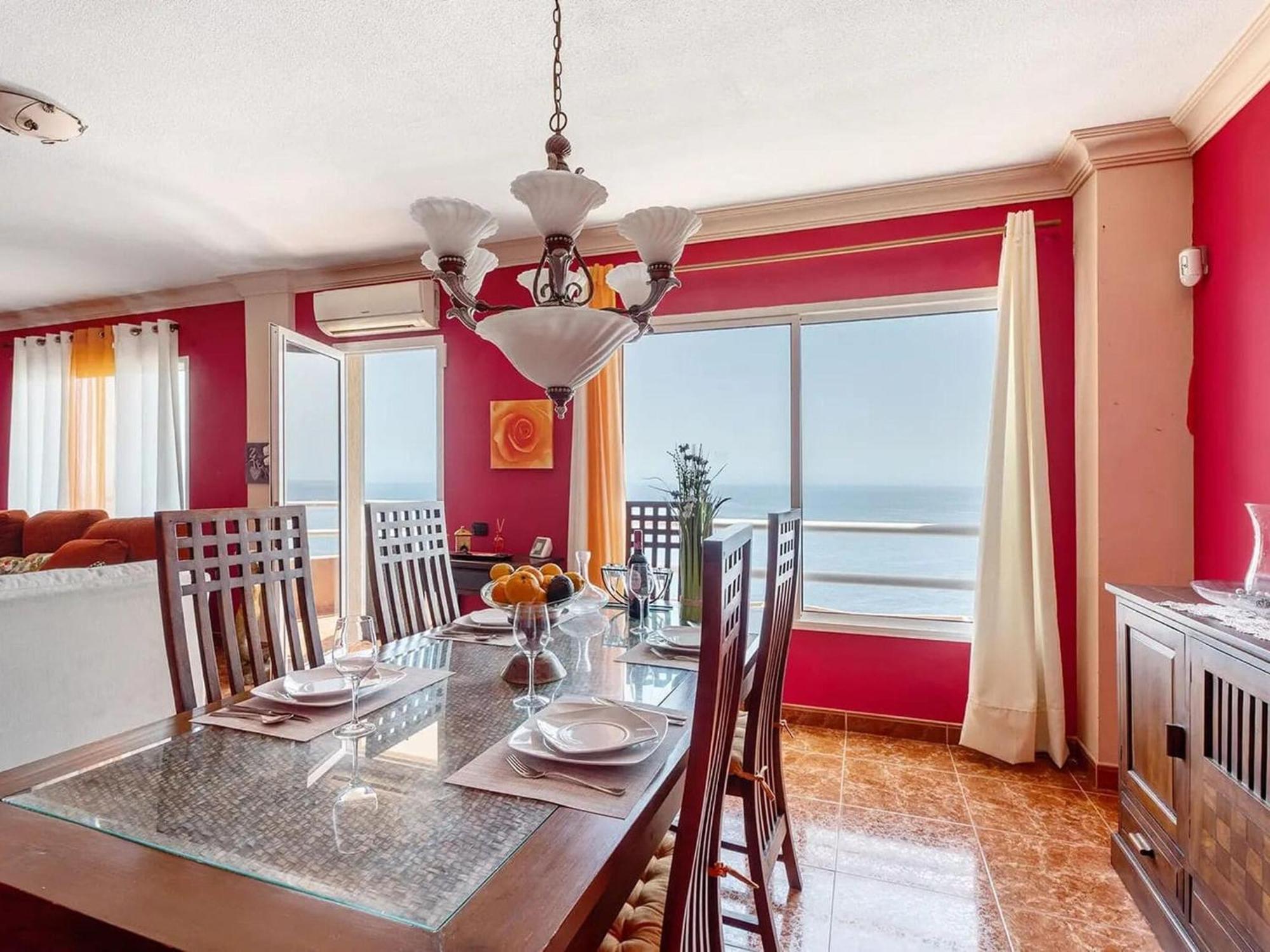 Apartamento With Magnificent Sea Views *