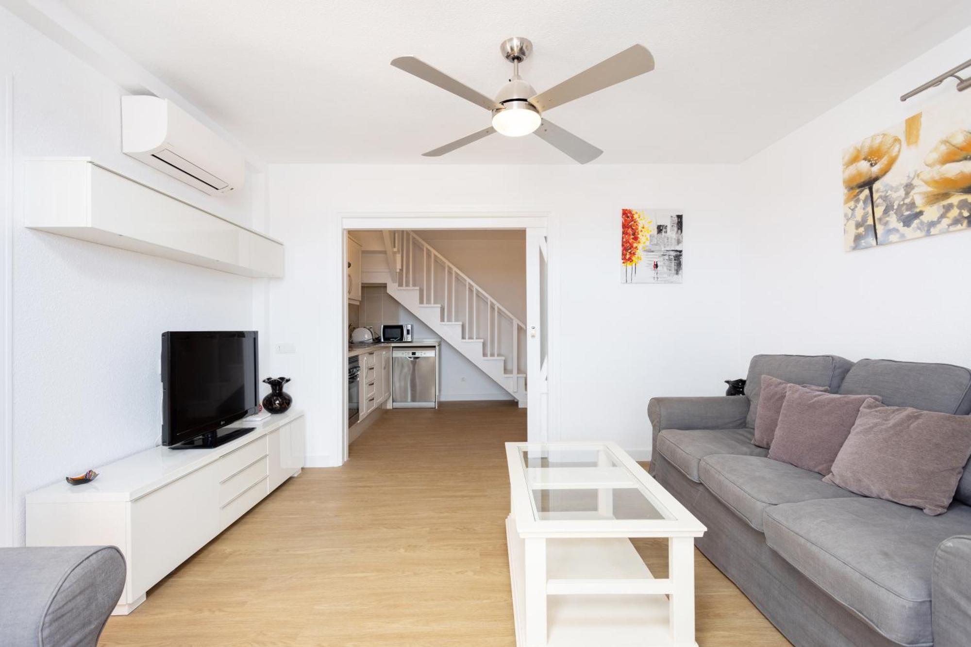 Apartamento Exclusive Penthouse Playa Vistas 5 Close To Sea And Beach, Aircondition For A Fee, Wifi, Terrace, Heated Pool Playa de las Américas