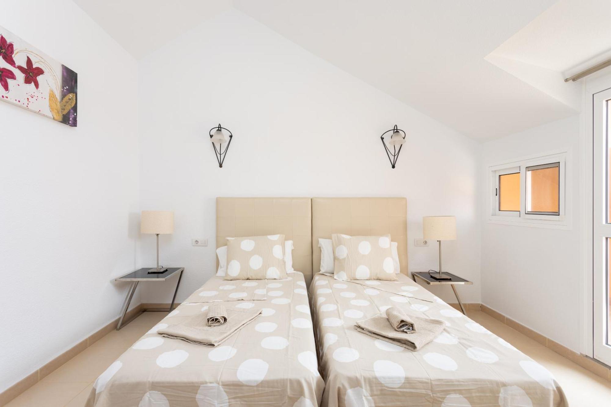 Exclusive Penthouse Playa Vistas 5 Close To Sea And Beach, Aircondition For A Fee, Wifi, Terrace, Heated Pool Apartamento