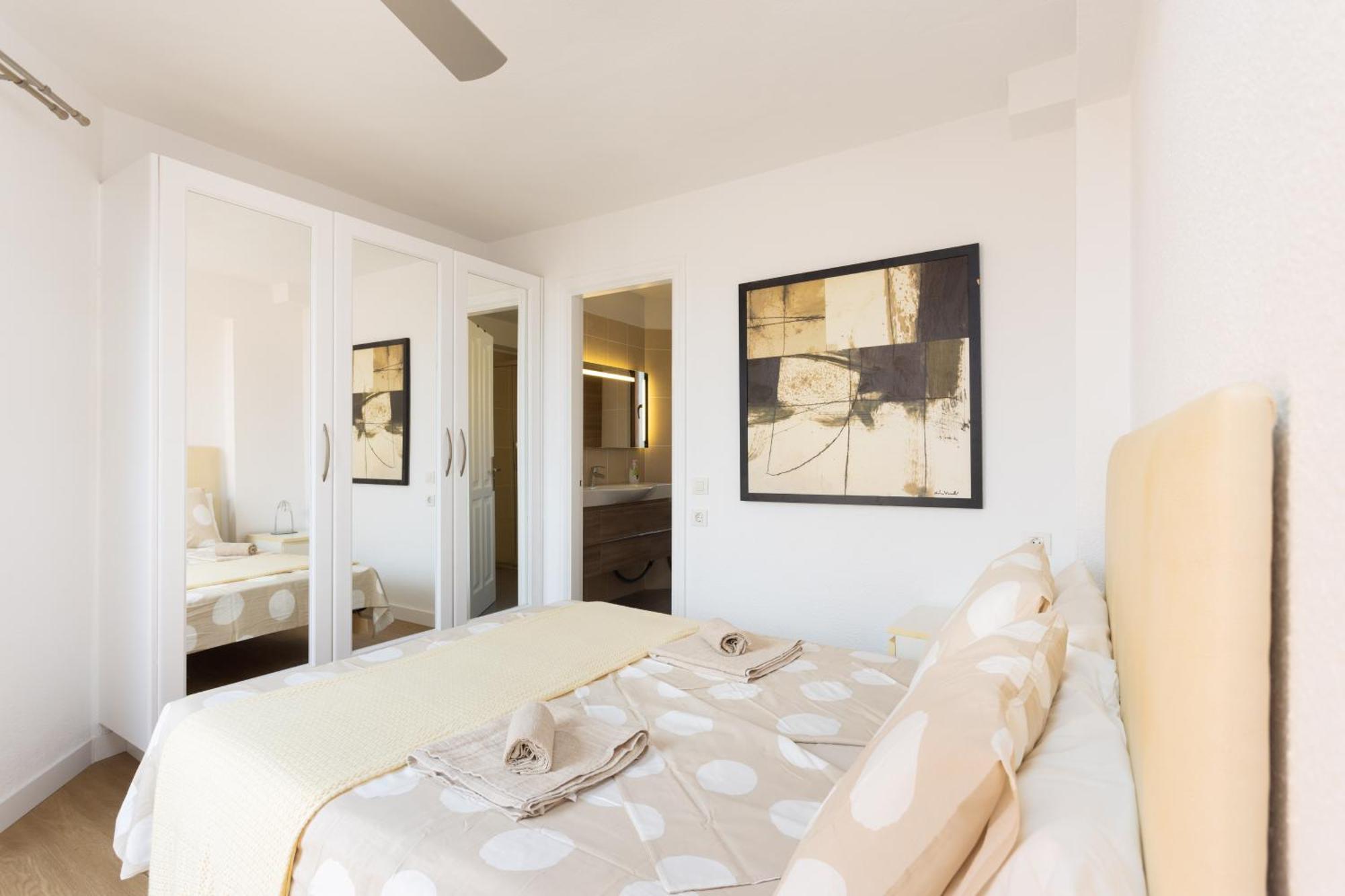 Exclusive Penthouse Playa Vistas 5 Close To Sea And Beach, Aircondition For A Fee, Wifi, Terrace, Heated Pool * Playa de las Américas