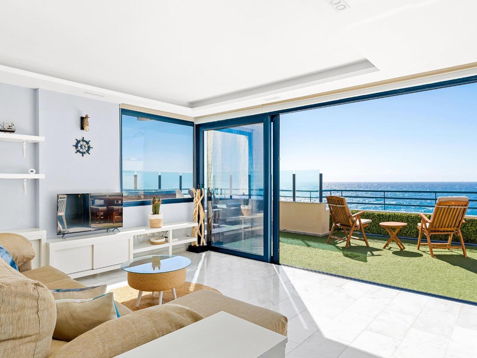 La Mar Loft With Hot Tub Сasa de vacaciones