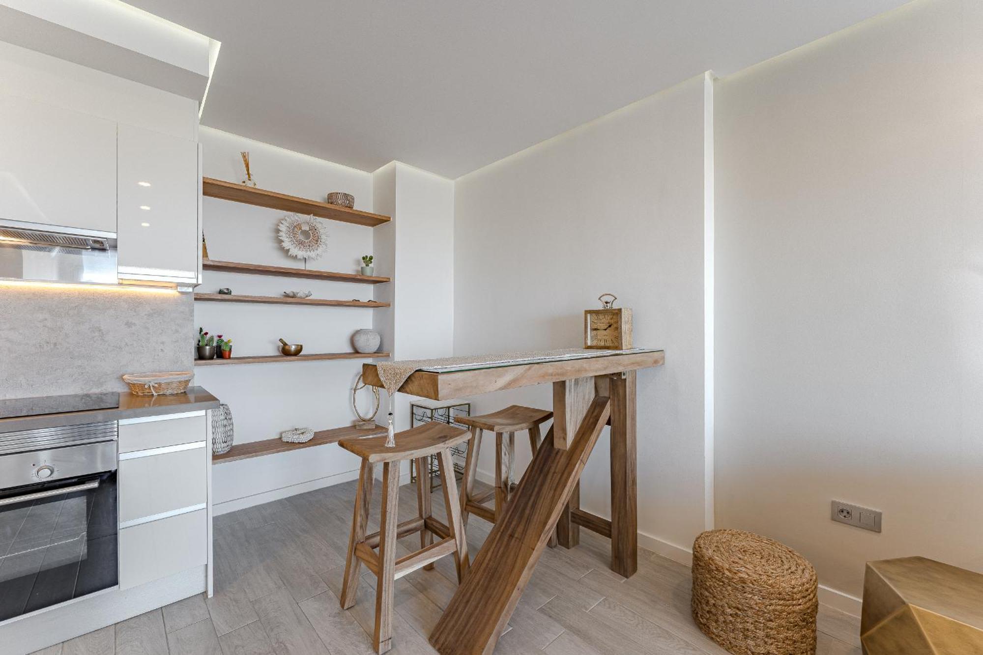 Ocean Garden Sunset & Sunrise - Heated Pool Apartment