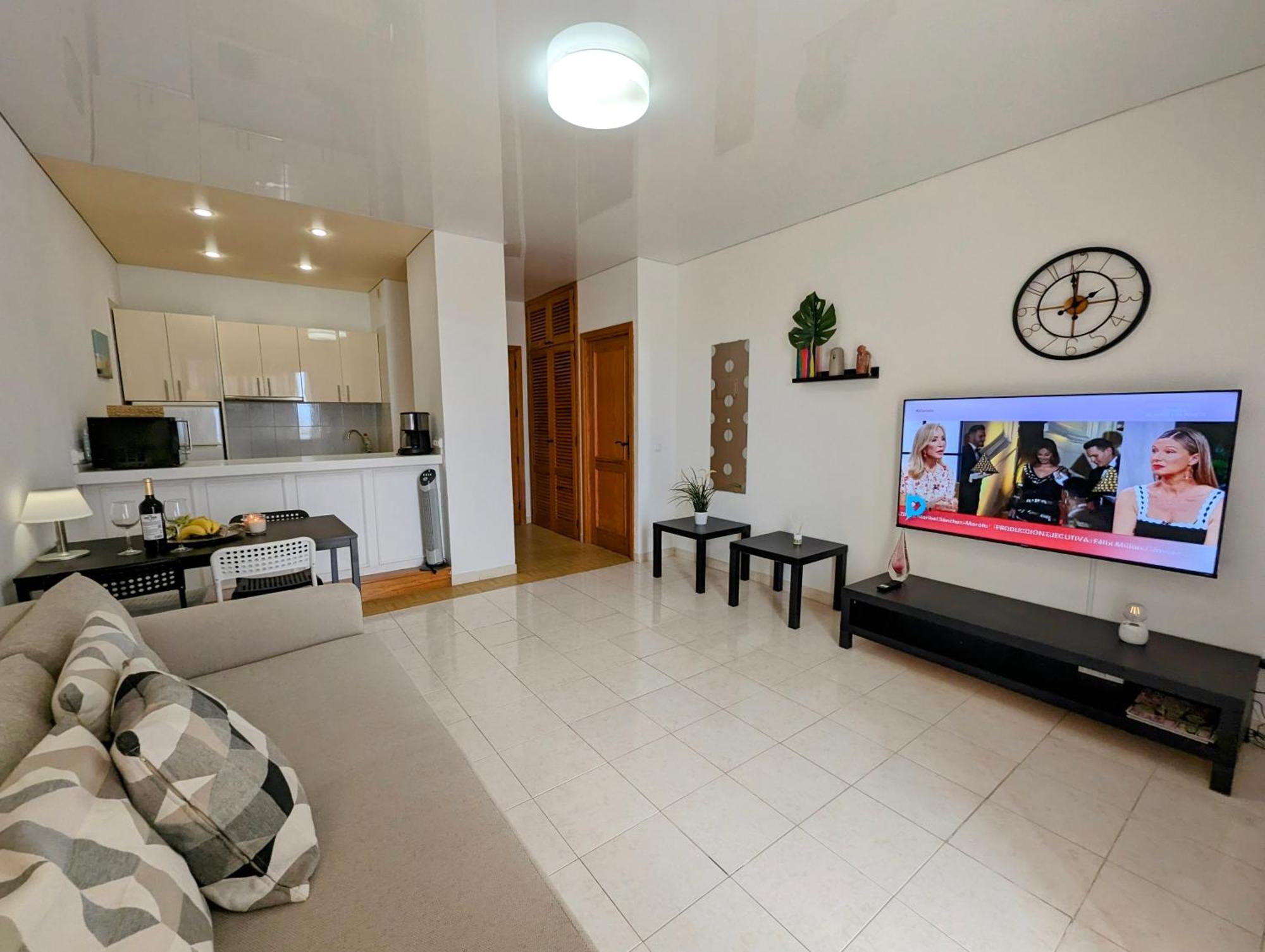 In Club Paraiso Ocean View, Wi-fi Apartment