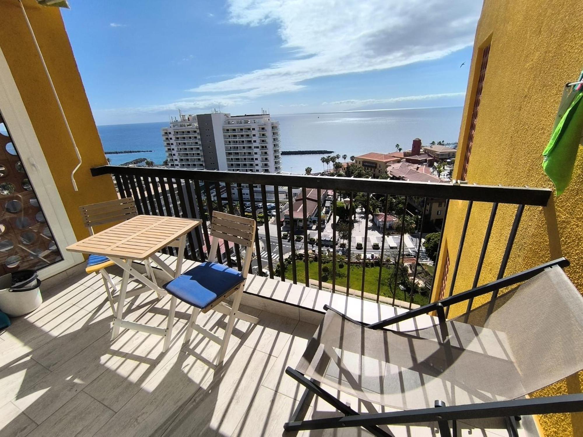 2 Apartments 50M From The Las Americas Promenade Apartment *