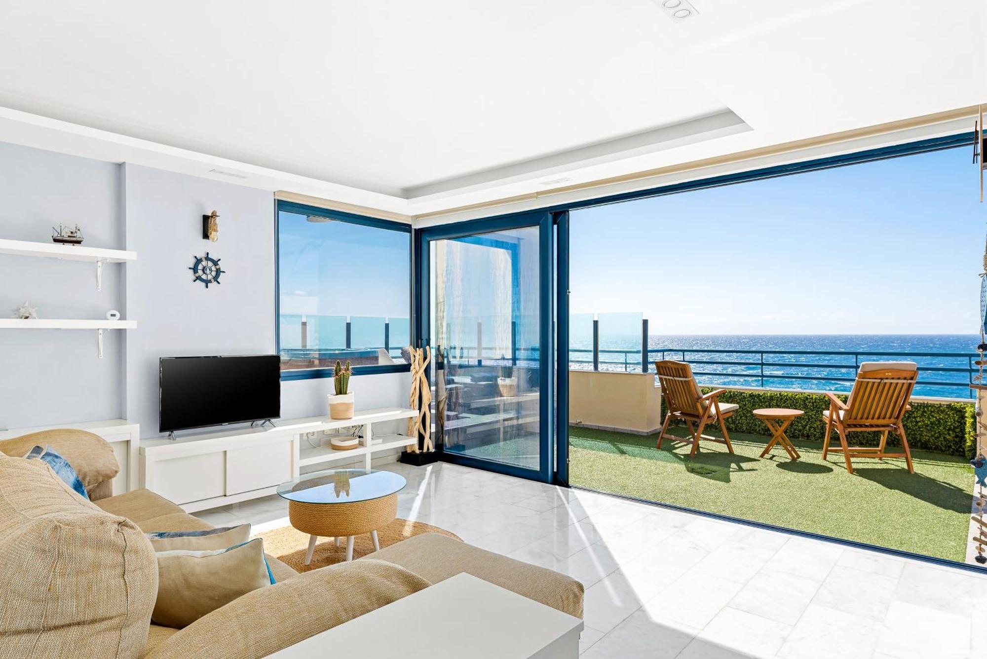 La Mar Loft With Hot Tub