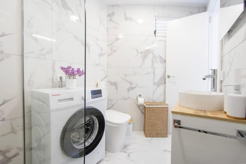 Marble Sea View Ponderosa 606 Apartment *