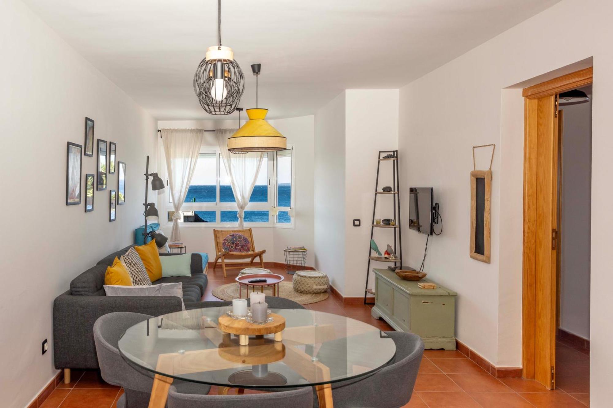 Apartment Artistic Beachfront *