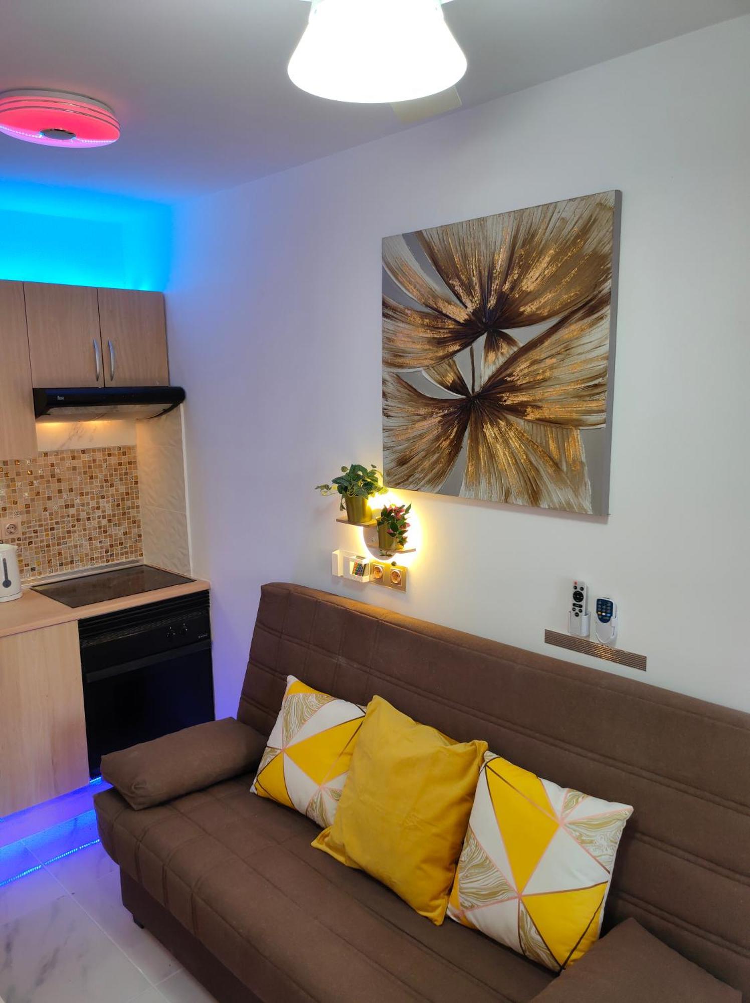 Apartment Lovely Views, Heated Pool, Great Location