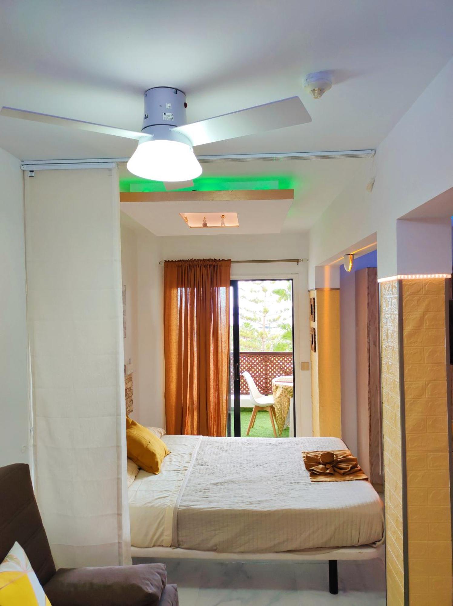 Lovely Views, Heated Pool, Great Location Apartment *