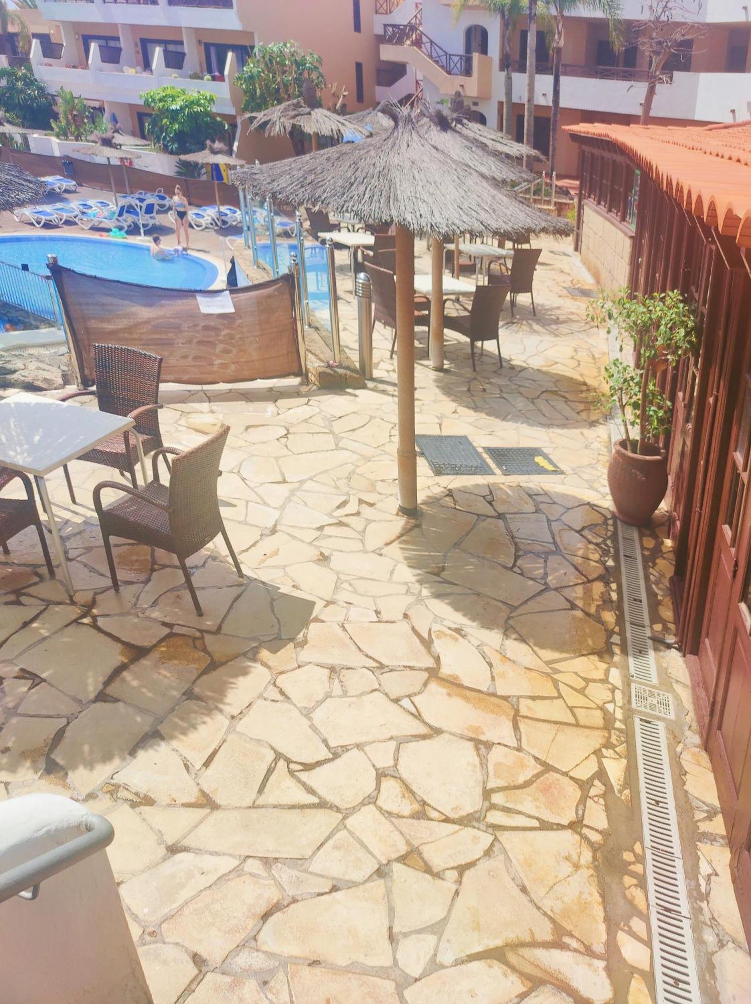 Lovely Views, Heated Pool, Great Location Apartment *