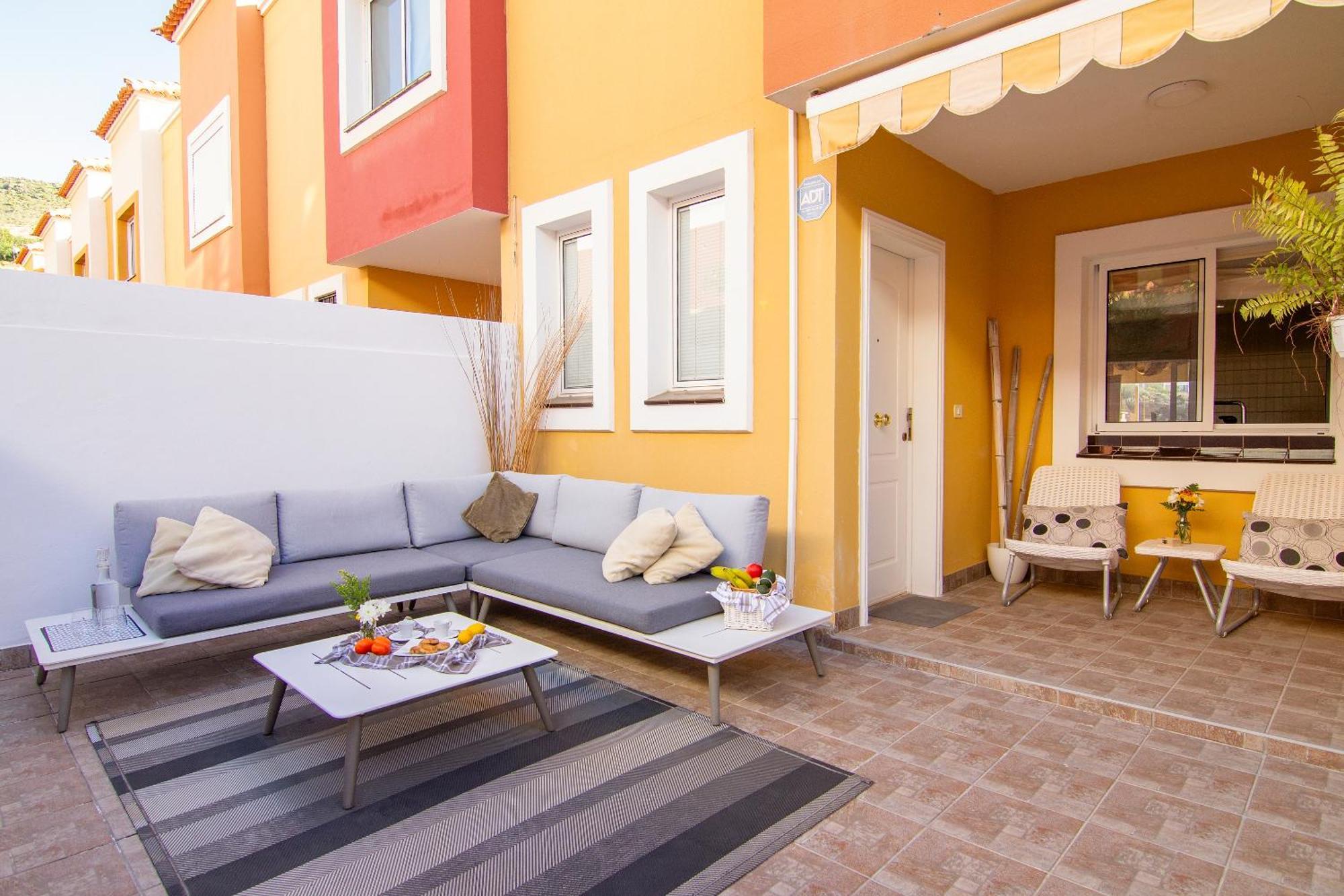 Townhouse With A Sea View In Appartement *