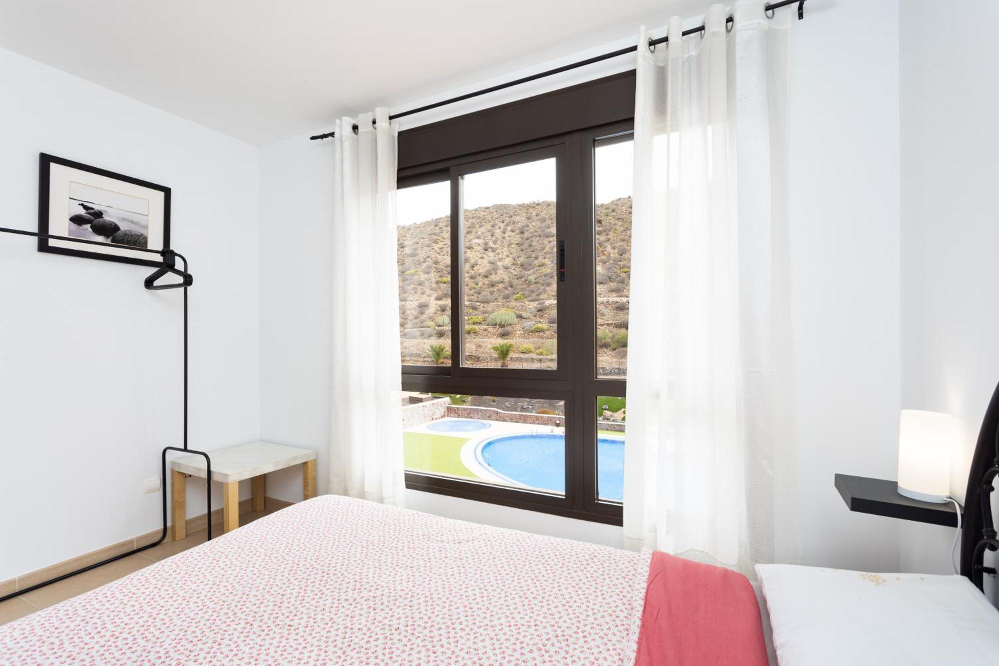 Apartment Home2book Cozy Mocan Pool View, El