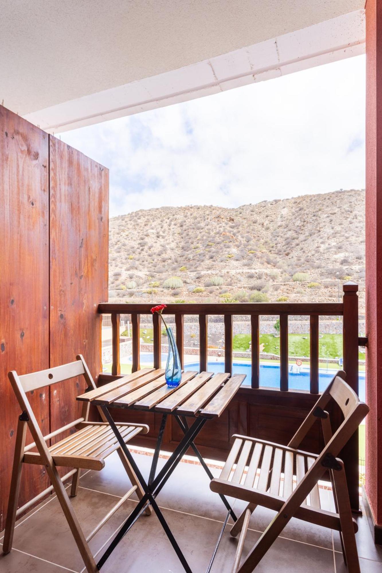 Apartment Home2book Cozy Mocan Pool View, El