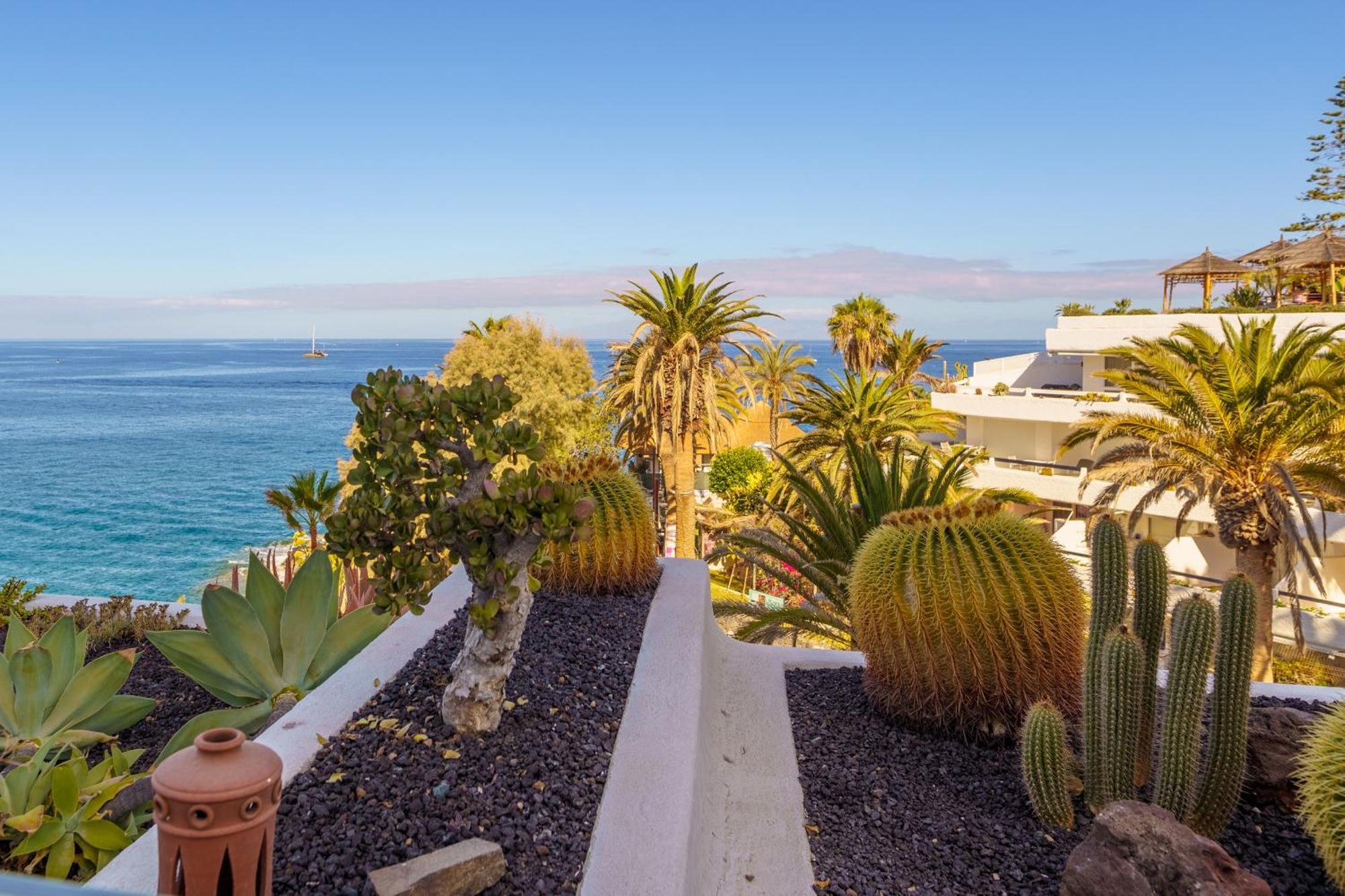 Exclusive Sea Views Villamar - Big Terrace & Pool Apartment *