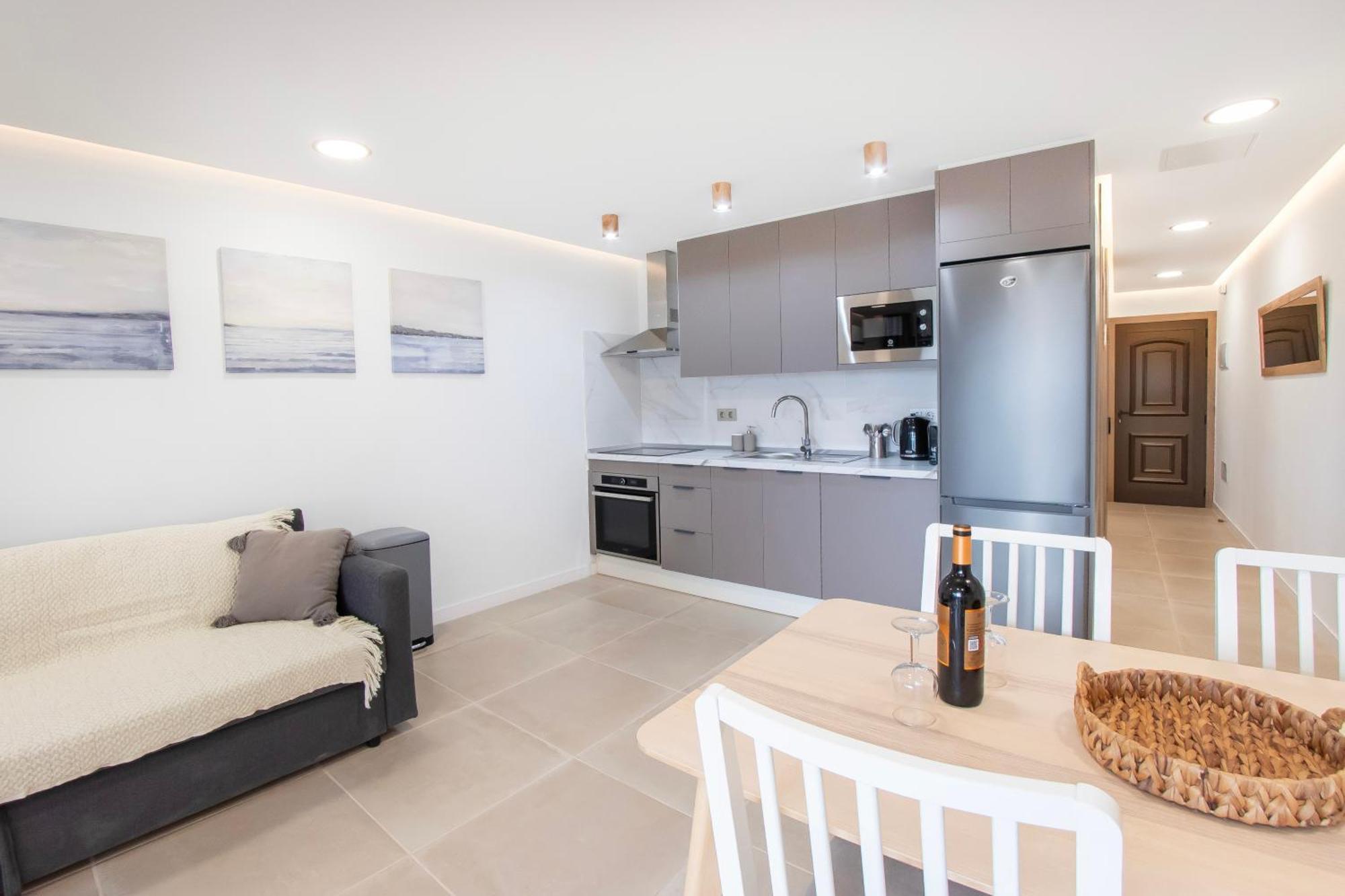 Newly Renovated, Luxurious With A Heated Pool, 259