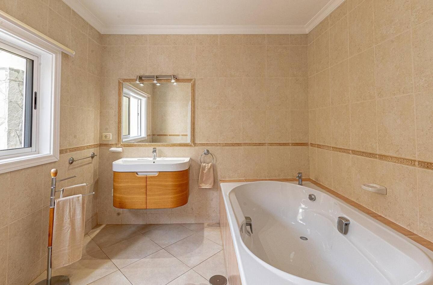 Villa Victoria With Heated Pool Callao Salvaje