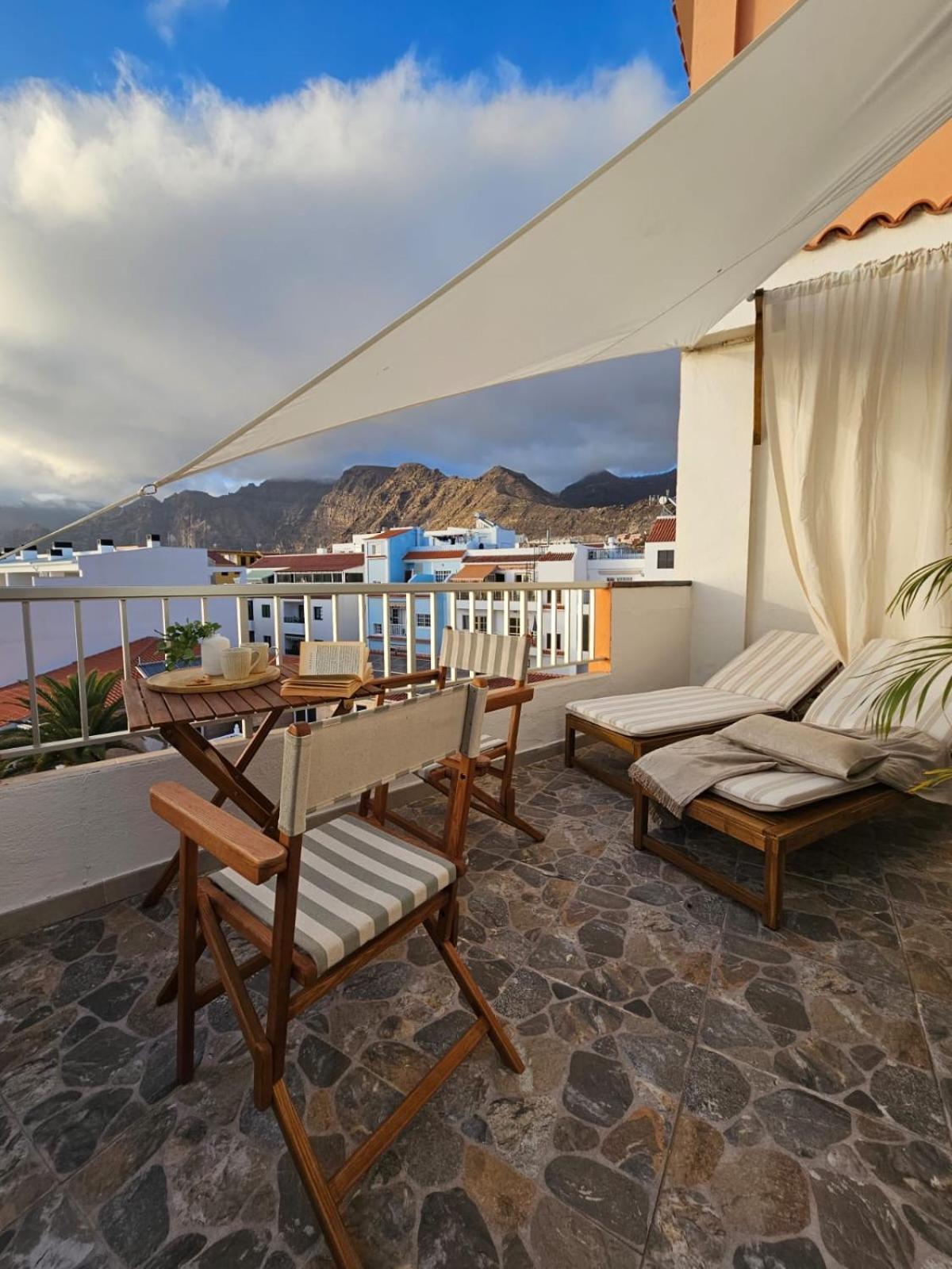 Sunset Oasis Of Gigantes * Puerto de Santiago (Tenerife)