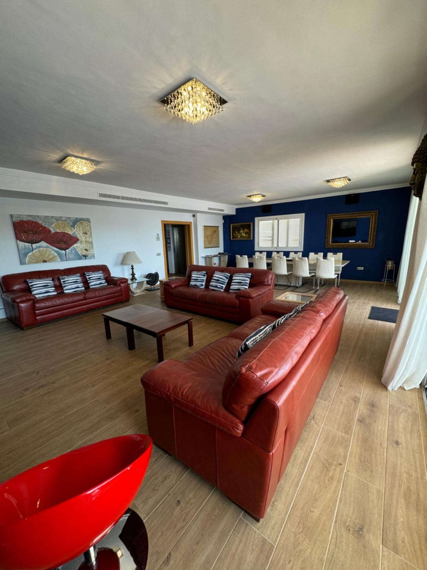 Self Catering Luxury In The Beautiful Area Of Puerto Santiago Tenerife With 5 Bedrooms 2 Sofabeds For Up To 10 Guests Private Swimming Pool And Many Other Activities To Entertain The Family Secure Parking For 2 Cars And Disabled Access Througho Villa Puerto de Santiago (Tenerife)