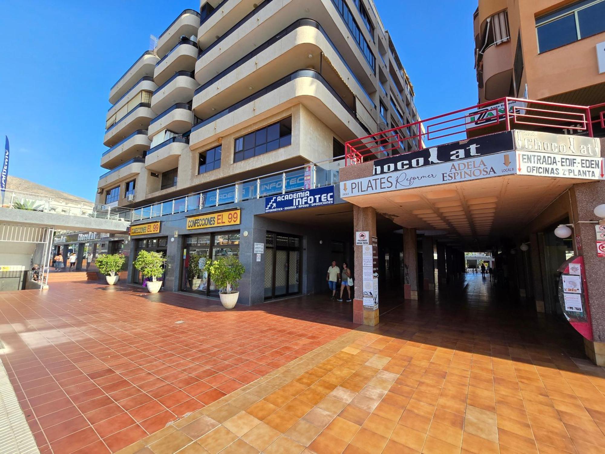 Exclusive Eden, Marble Floor, Luxury Bathroom, Heated Pool, Close To Centre, Sea View, Balcony *