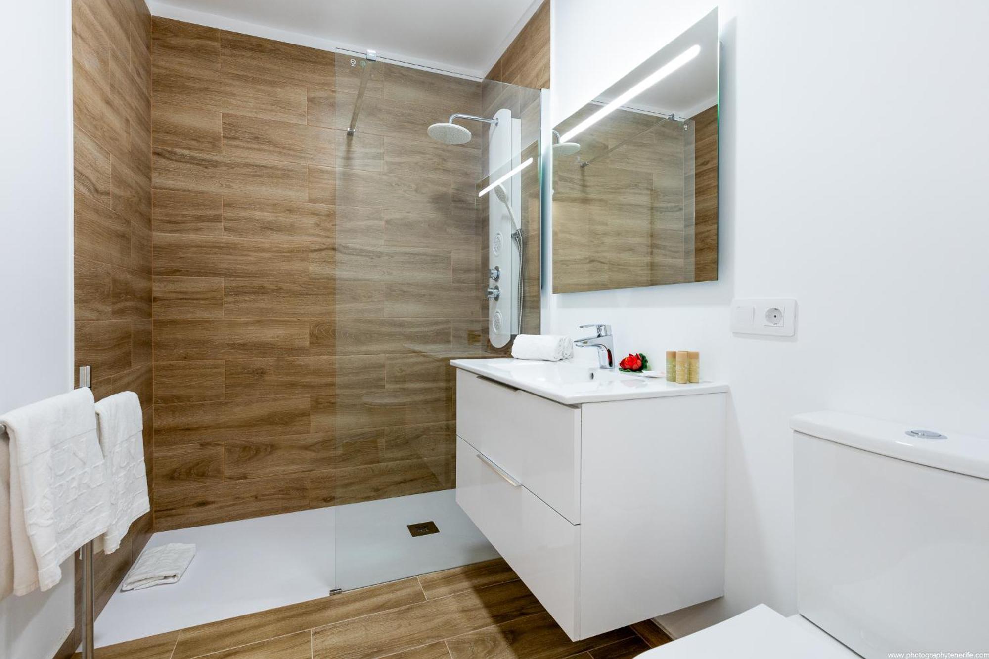 15 Parque San Eugenio Studio Sea View Apartment